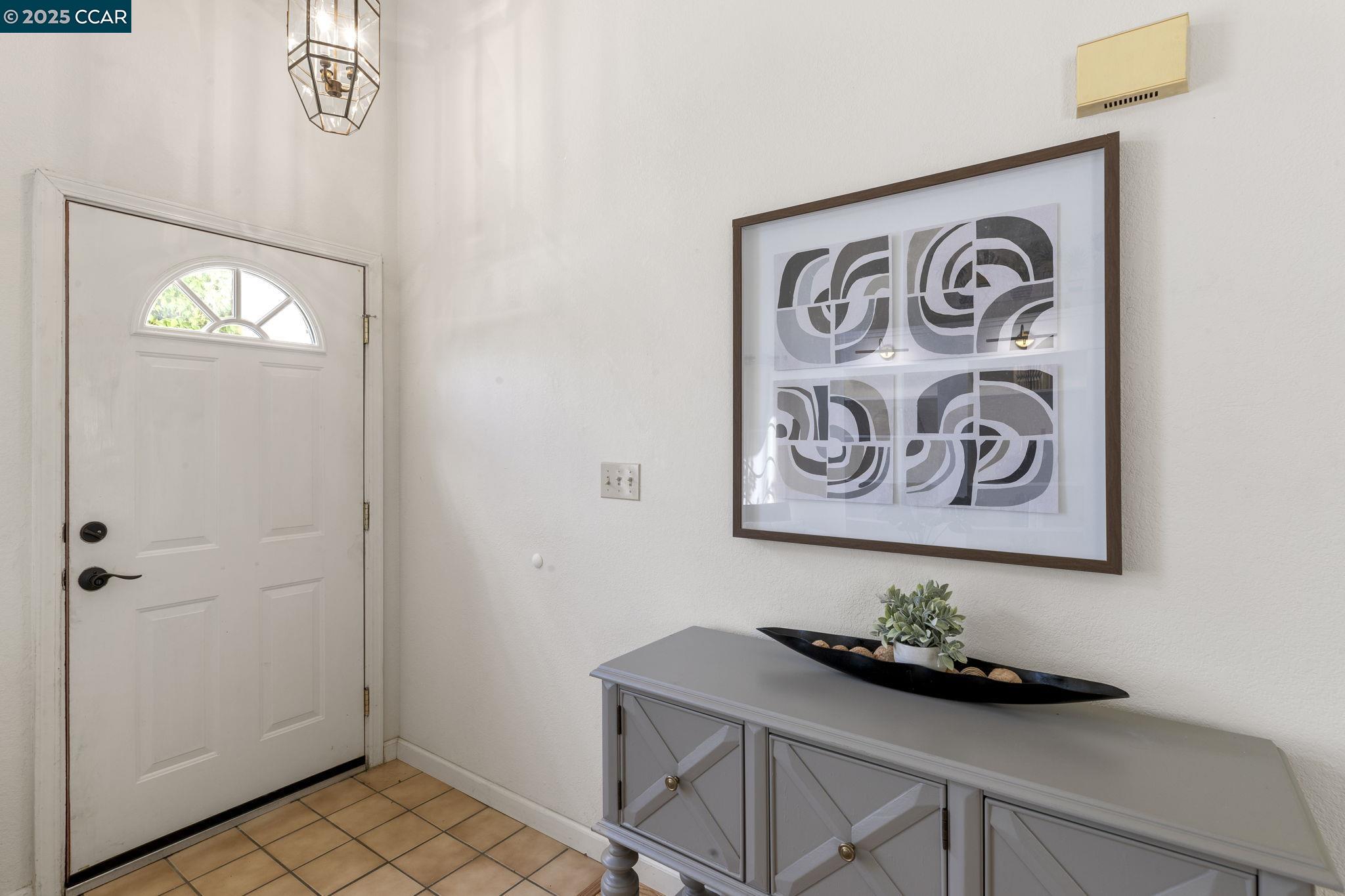 Detail Gallery Image 10 of 59 For 1015 Hidden Oak Ct, Concord,  CA 94521 - 3 Beds | 2/1 Baths