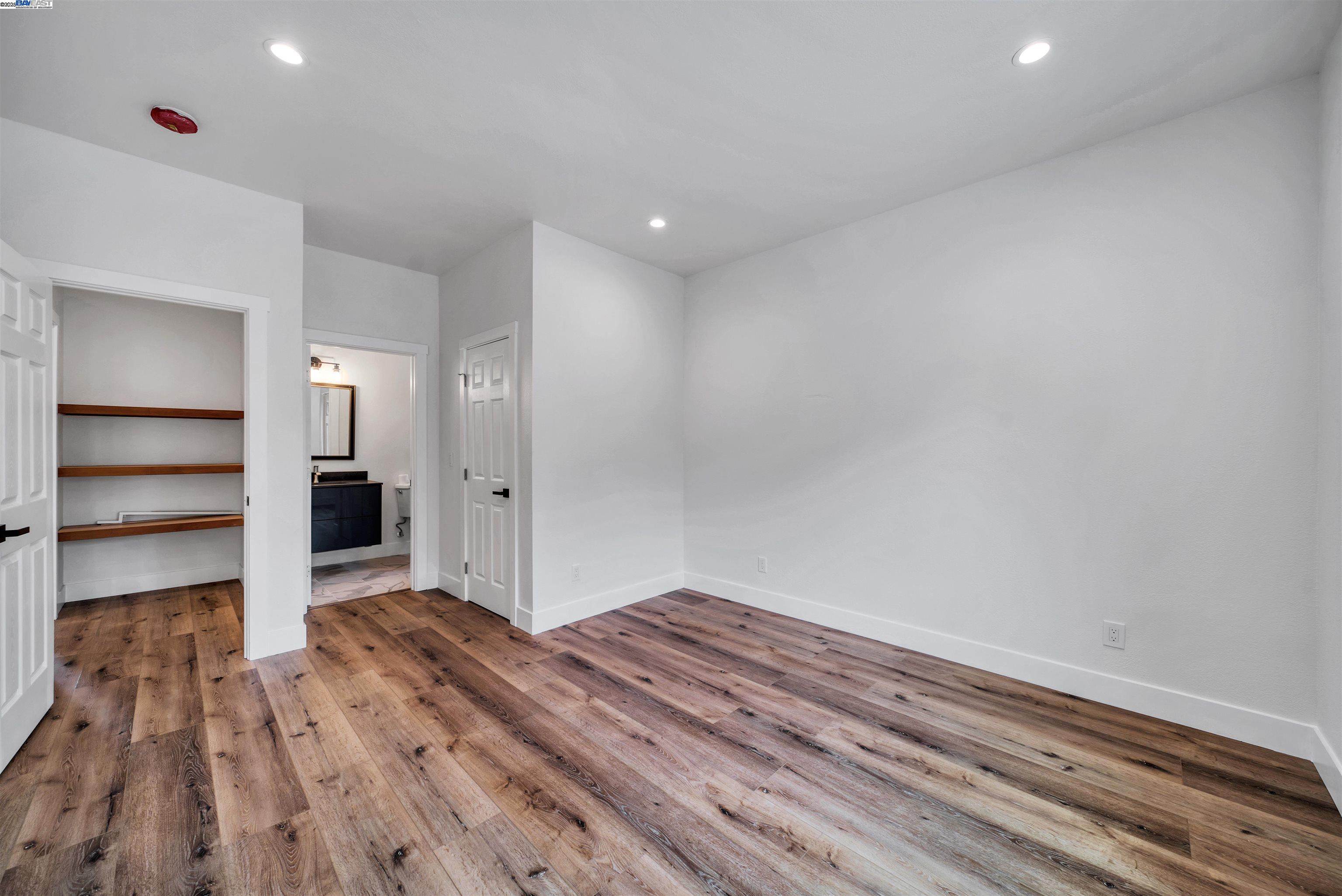 Detail Gallery Image 12 of 16 For 3035 Logan St, Oakland,  CA 94601 - – Beds | – Baths