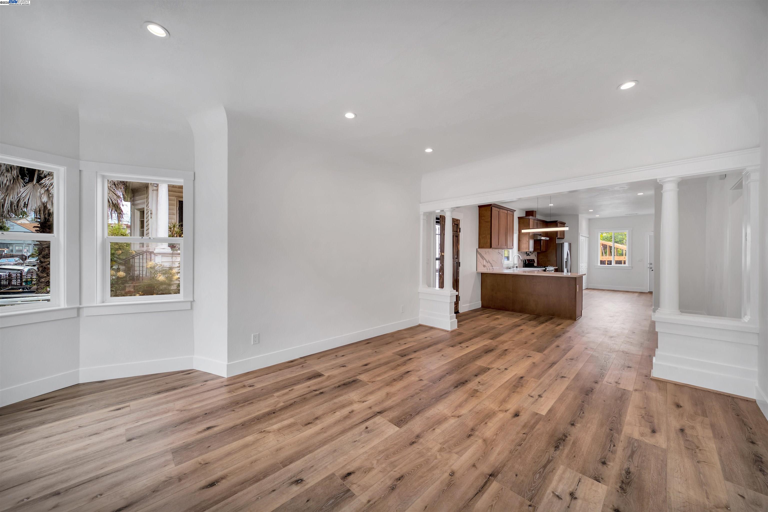 Detail Gallery Image 15 of 16 For 3035 Logan St, Oakland,  CA 94601 - – Beds | – Baths