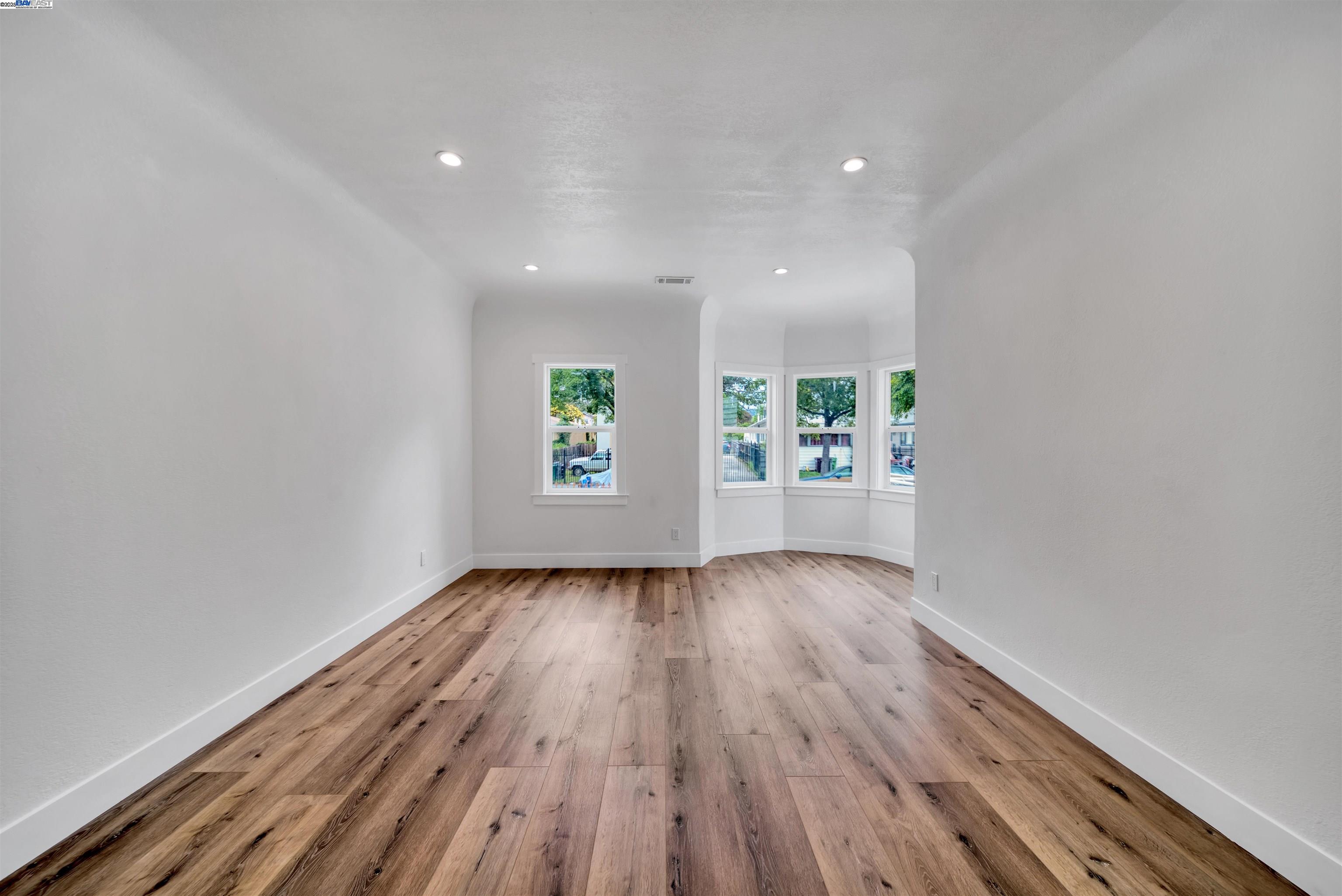 Detail Gallery Image 16 of 16 For 3035 Logan St, Oakland,  CA 94601 - – Beds | – Baths