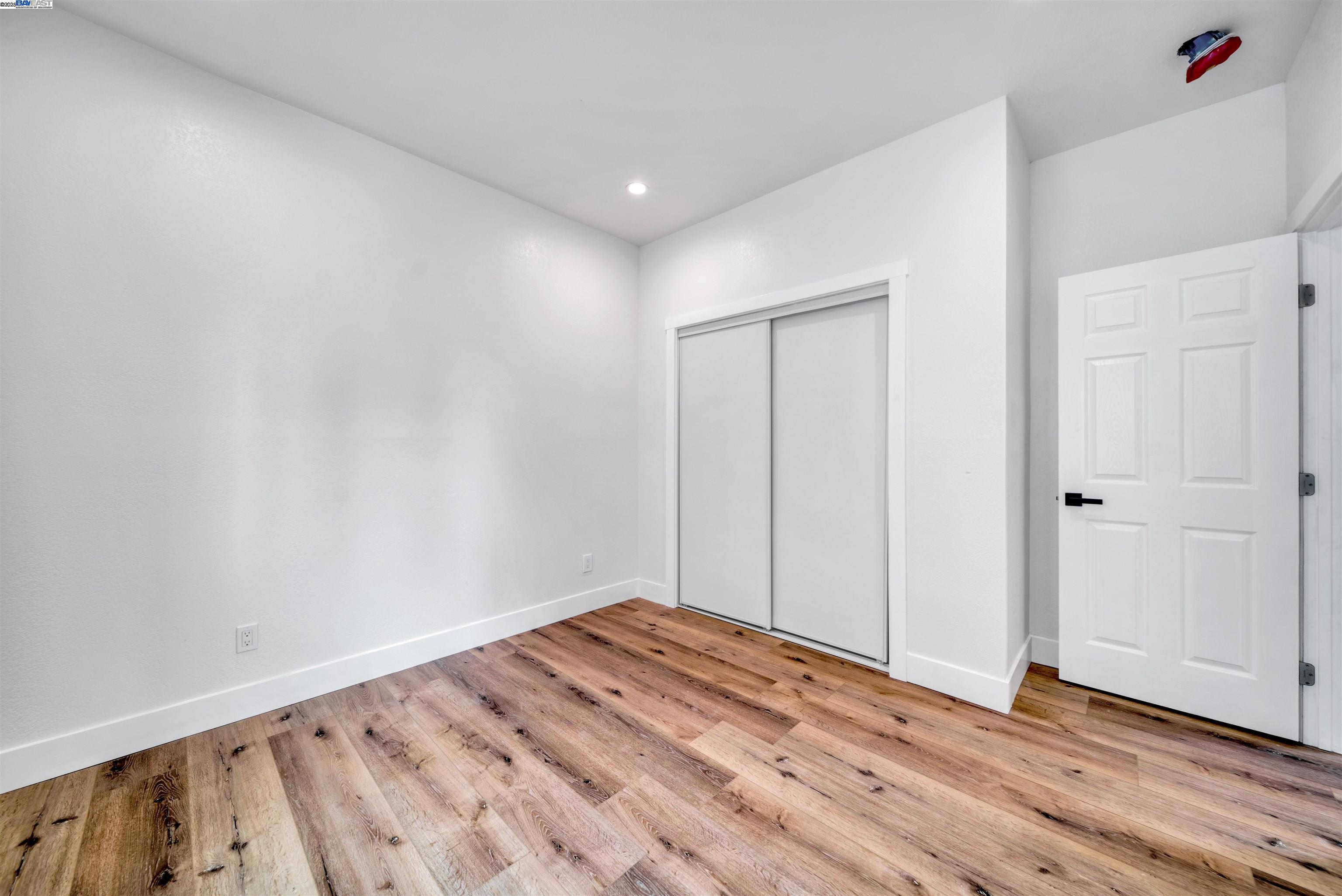 Detail Gallery Image 9 of 16 For 3035 Logan St, Oakland,  CA 94601 - – Beds | – Baths