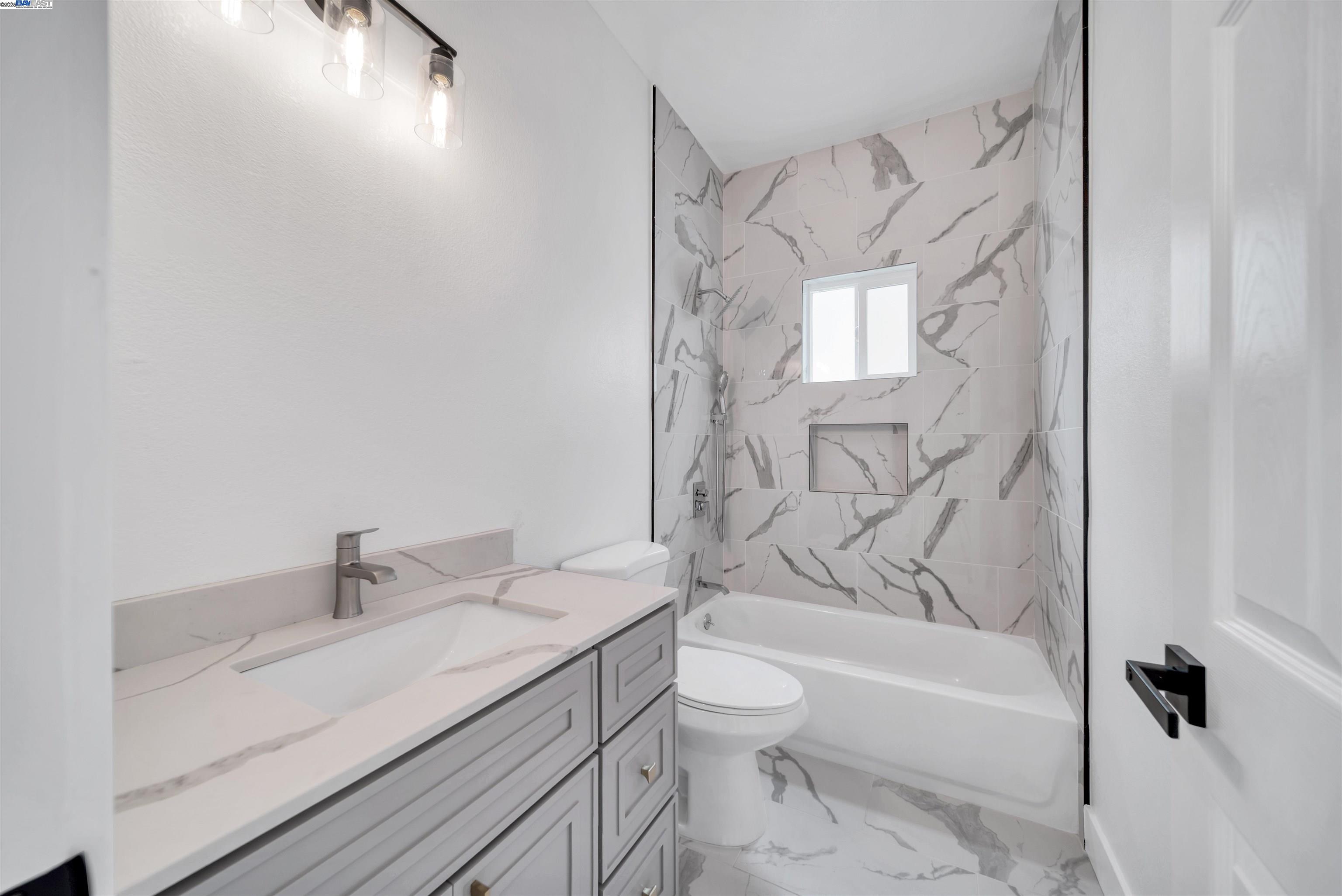 Detail Gallery Image 10 of 16 For 3035 Logan St, Oakland,  CA 94601 - – Beds | – Baths