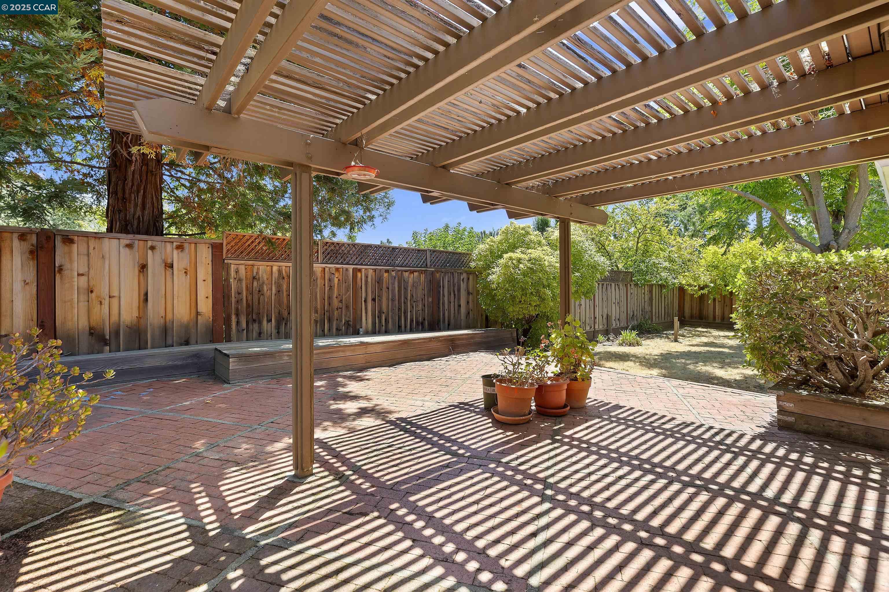 Detail Gallery Image 24 of 26 For 10 Maureen Ct, Pleasant Hill,  CA 94523 - 3 Beds | 2 Baths