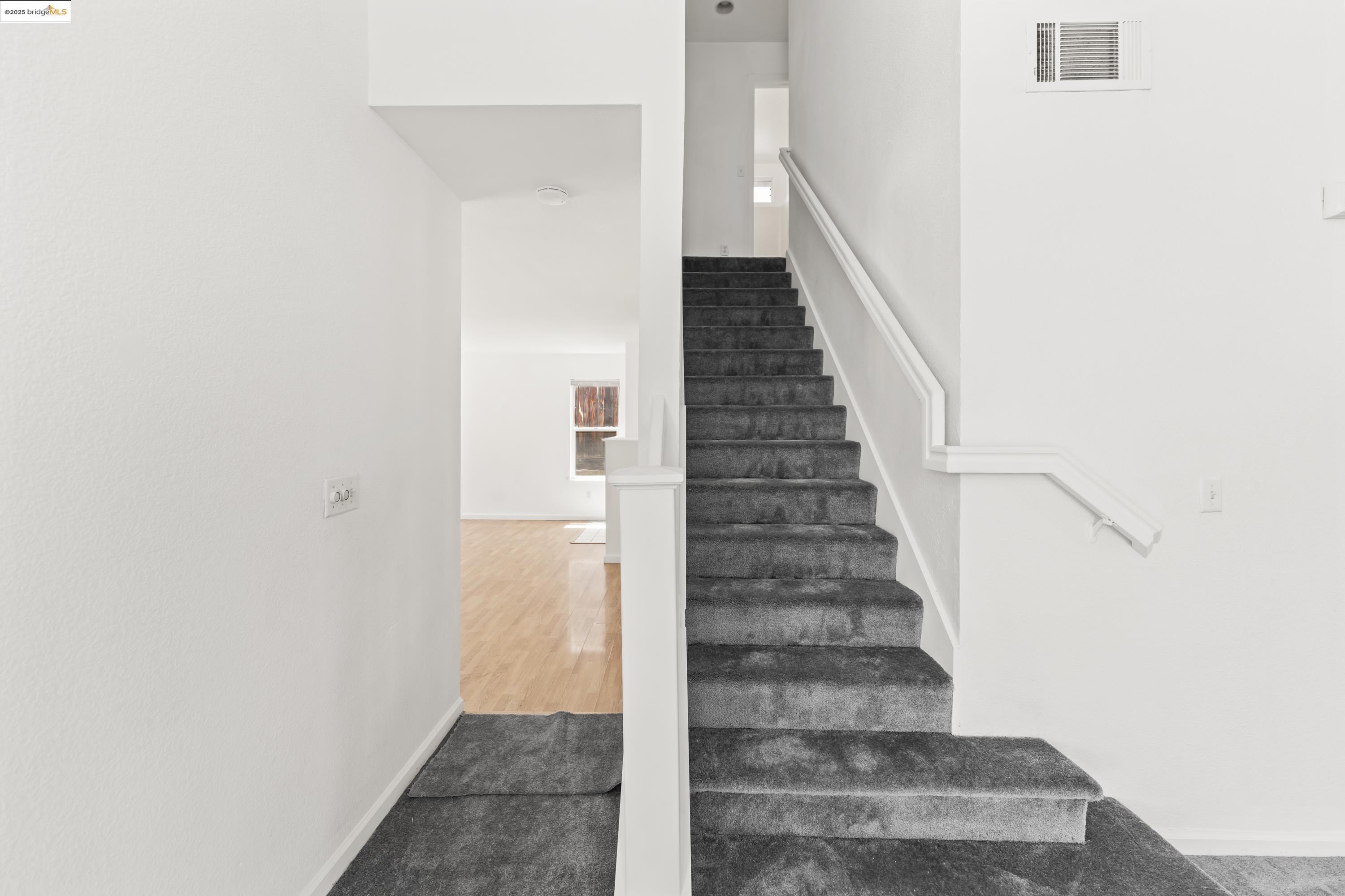 Detail Gallery Image 11 of 37 For 4913 Stonewood Way, Antioch,  CA 94531 - 3 Beds | 2/1 Baths