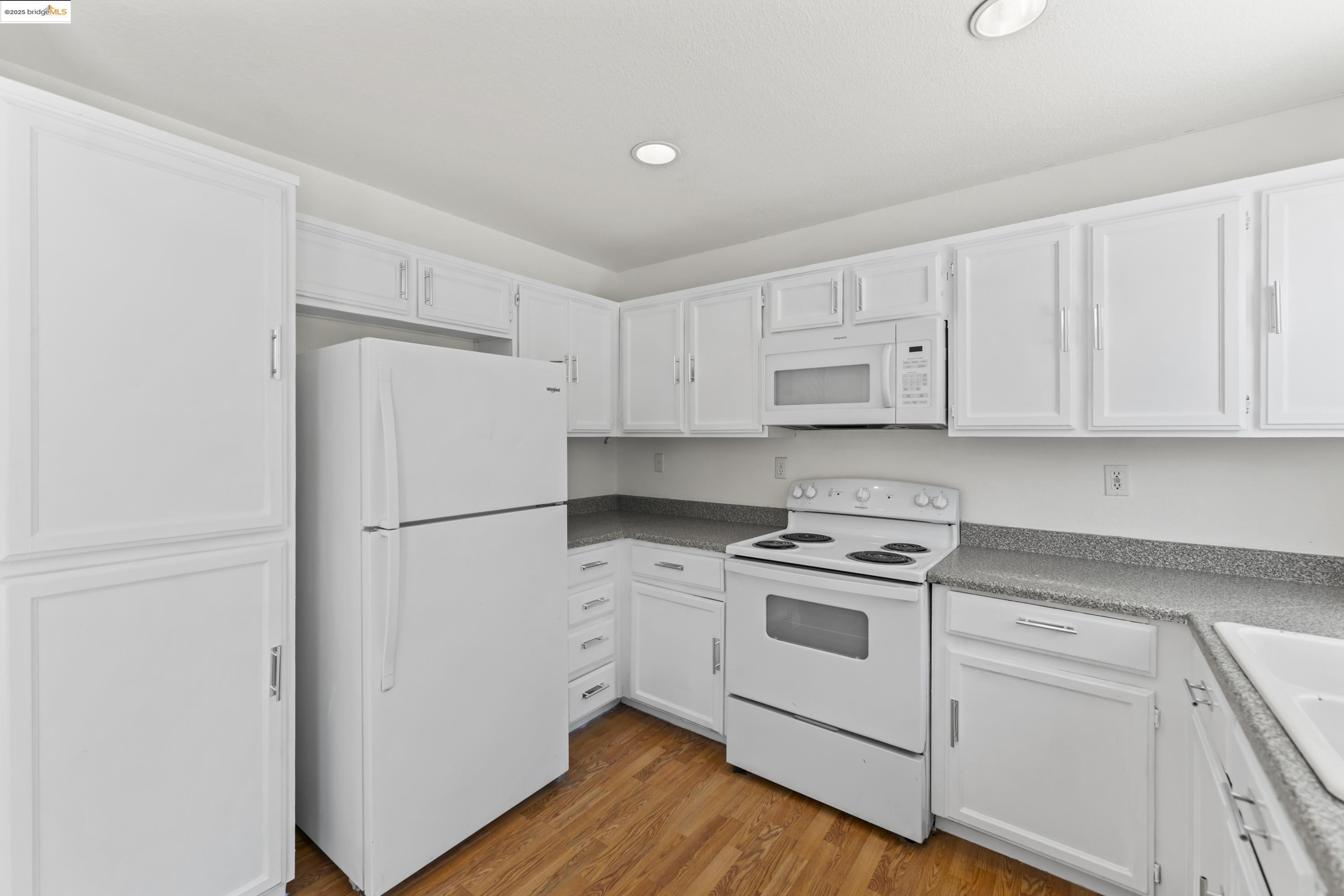 Detail Gallery Image 15 of 37 For 4913 Stonewood Way, Antioch,  CA 94531 - 3 Beds | 2/1 Baths