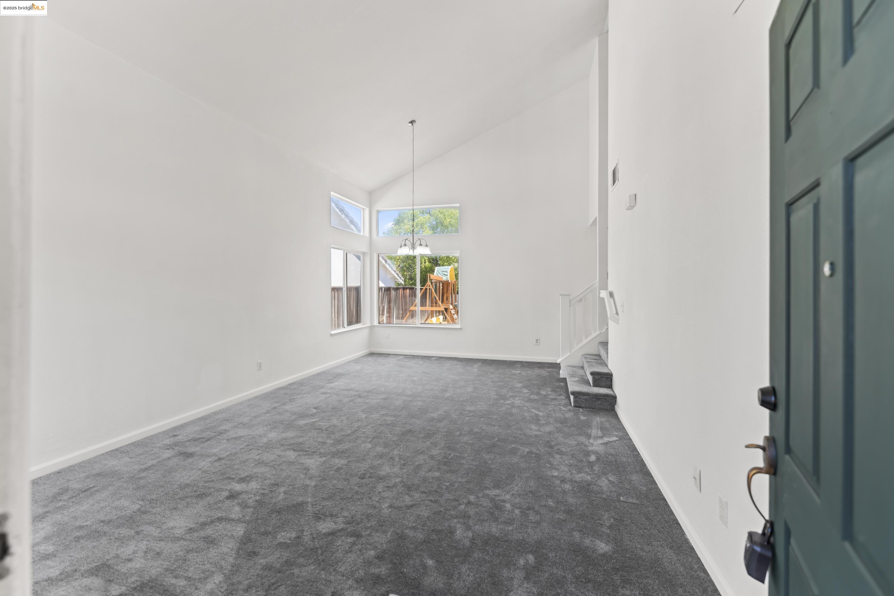 Detail Gallery Image 8 of 37 For 4913 Stonewood Way, Antioch,  CA 94531 - 3 Beds | 2/1 Baths
