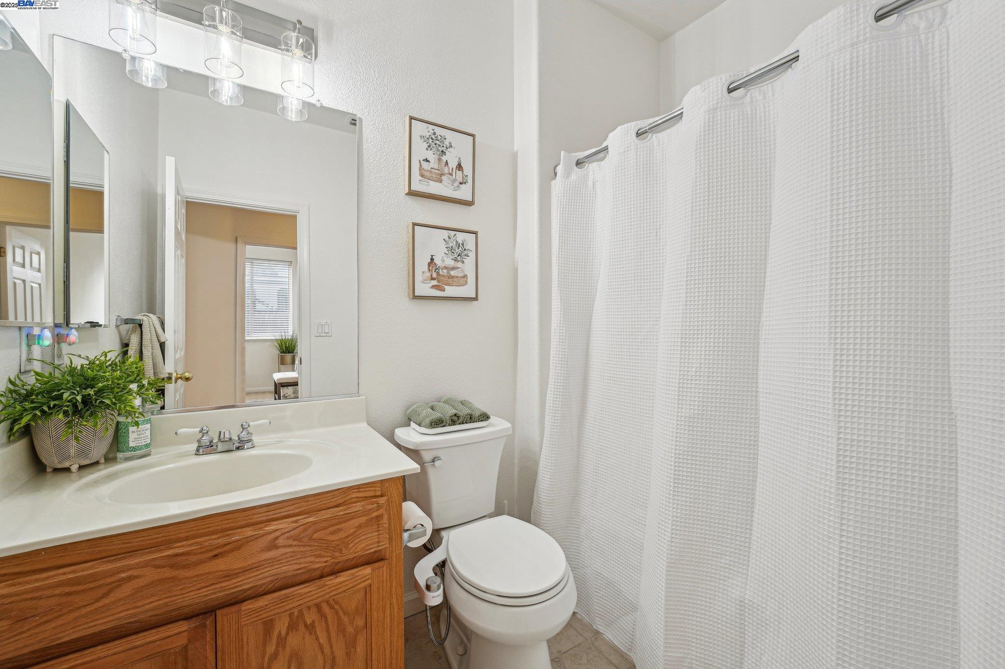 Detail Gallery Image 16 of 28 For 2870 Gelding Ln, Livermore,  CA 94551 - 3 Beds | 2 Baths