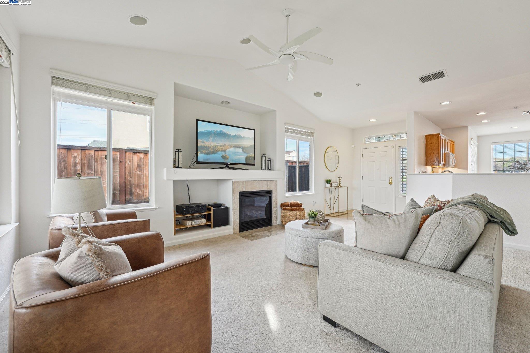 Detail Gallery Image 4 of 28 For 2870 Gelding Ln, Livermore,  CA 94551 - 3 Beds | 2 Baths