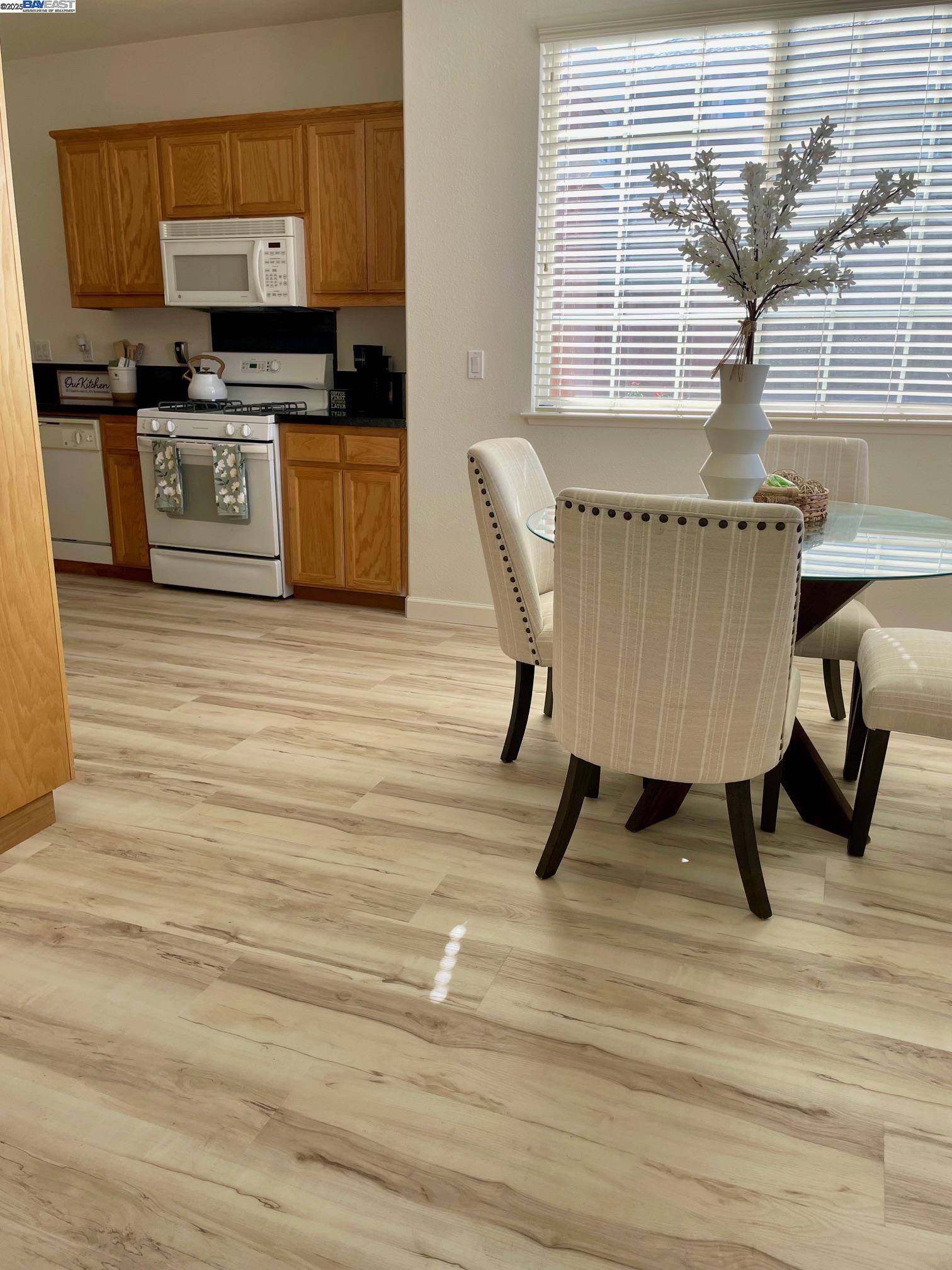 Detail Gallery Image 9 of 28 For 2870 Gelding Ln, Livermore,  CA 94551 - 3 Beds | 2 Baths