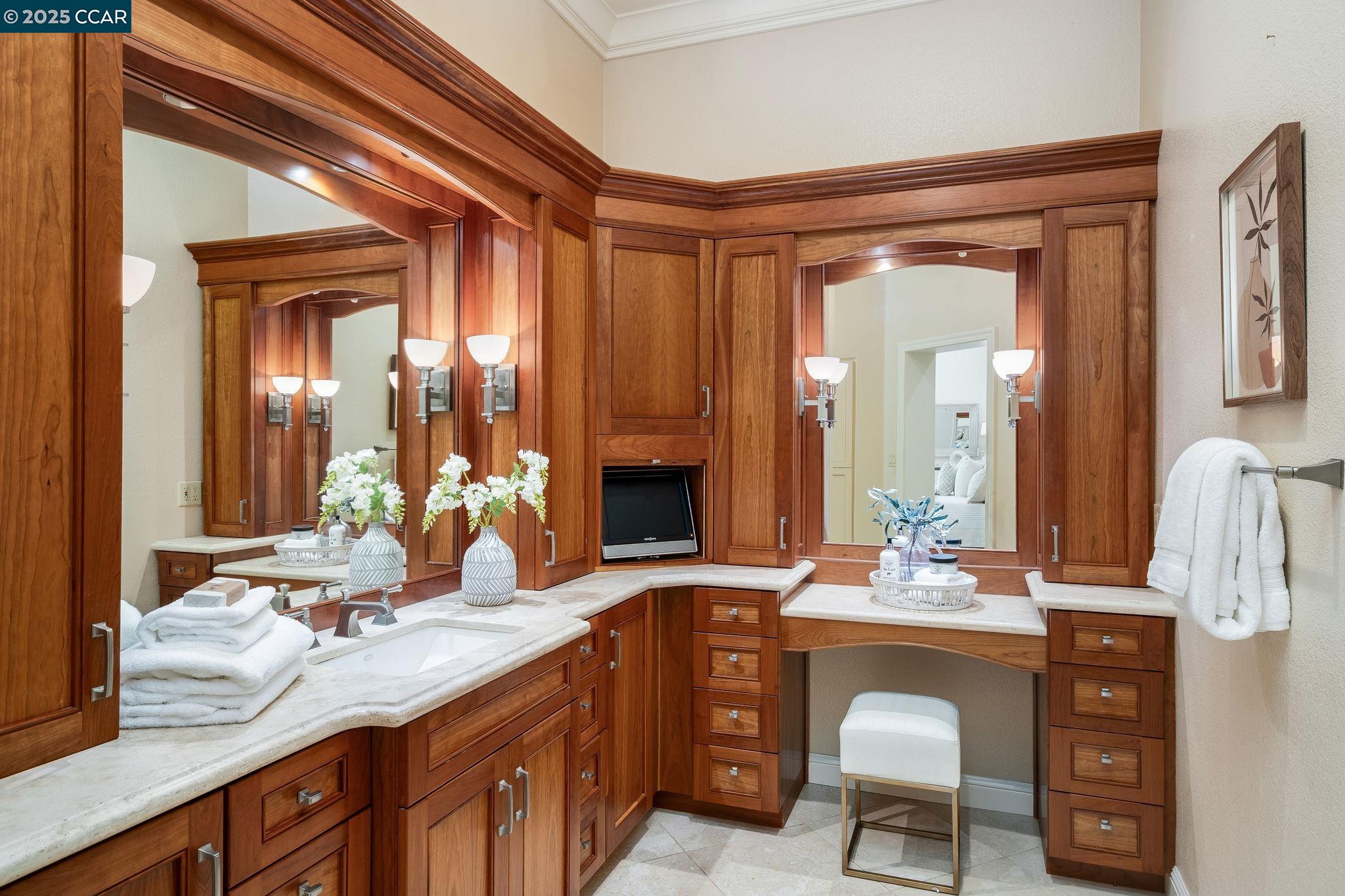Detail Gallery Image 20 of 49 For 3363 Deer Hollow Dr, Danville,  CA 94506 - 4 Beds | 3/1 Baths