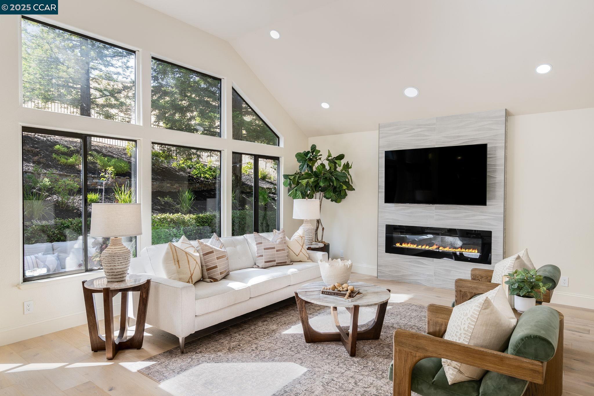 Detail Gallery Image 4 of 49 For 3363 Deer Hollow Dr, Danville,  CA 94506 - 4 Beds | 3/1 Baths