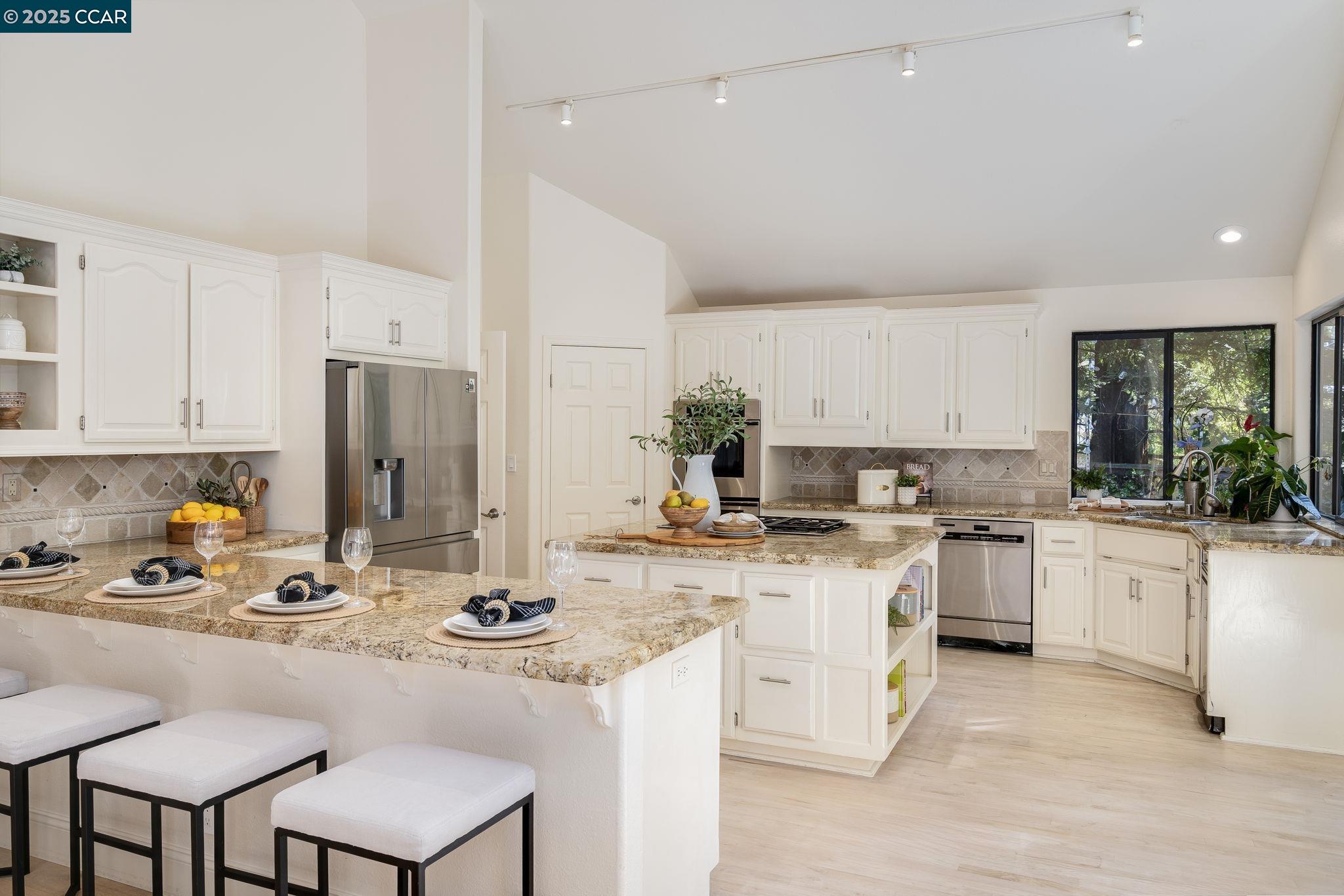 Detail Gallery Image 8 of 49 For 3363 Deer Hollow Dr, Danville,  CA 94506 - 4 Beds | 3/1 Baths