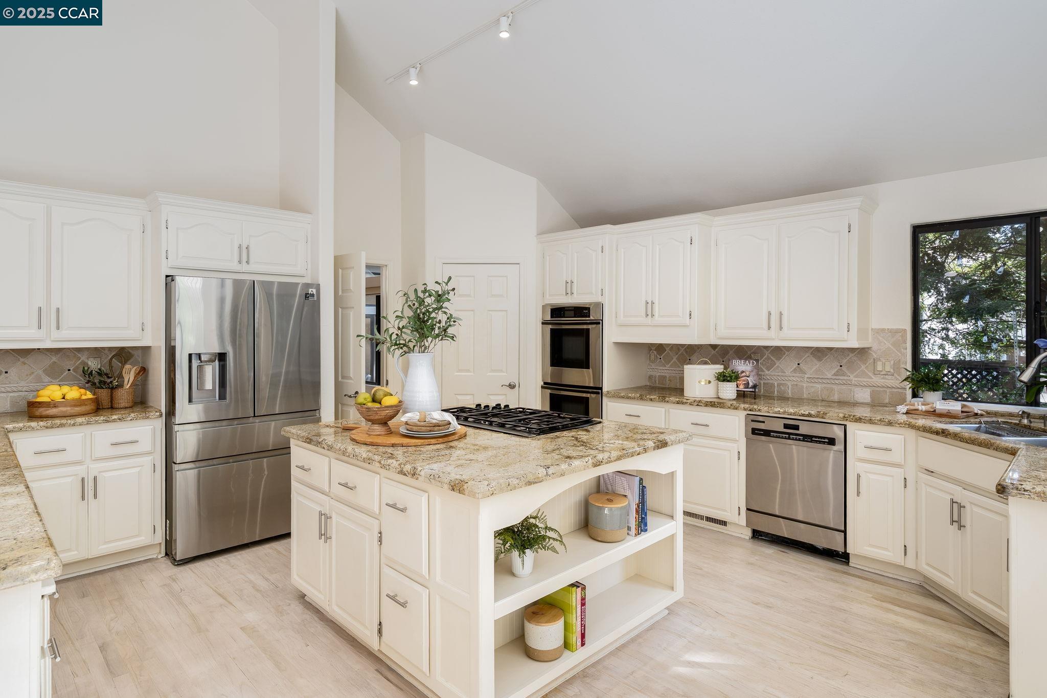 Detail Gallery Image 9 of 49 For 3363 Deer Hollow Dr, Danville,  CA 94506 - 4 Beds | 3/1 Baths