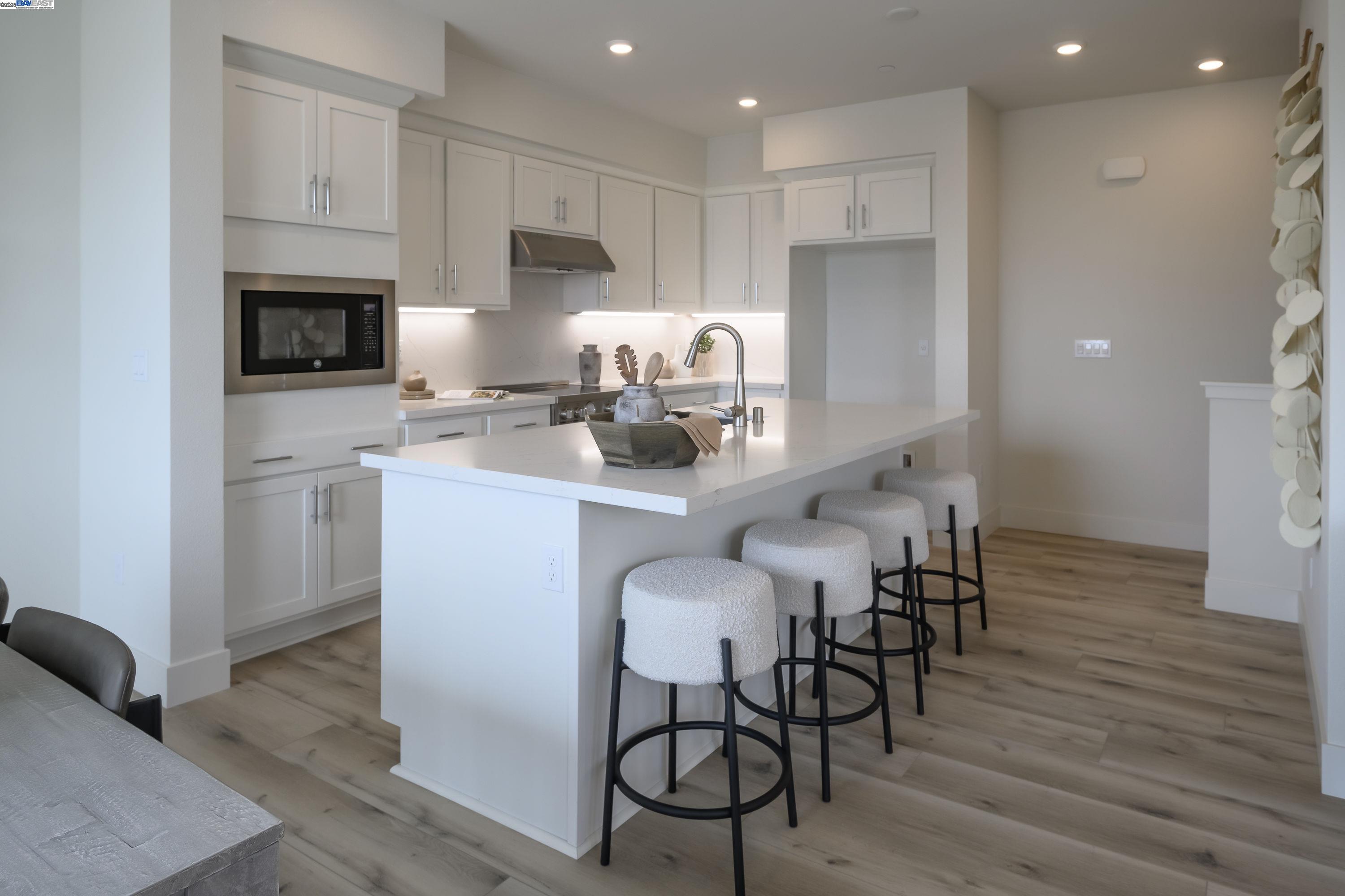 Photo #2: 41107517 Listing 