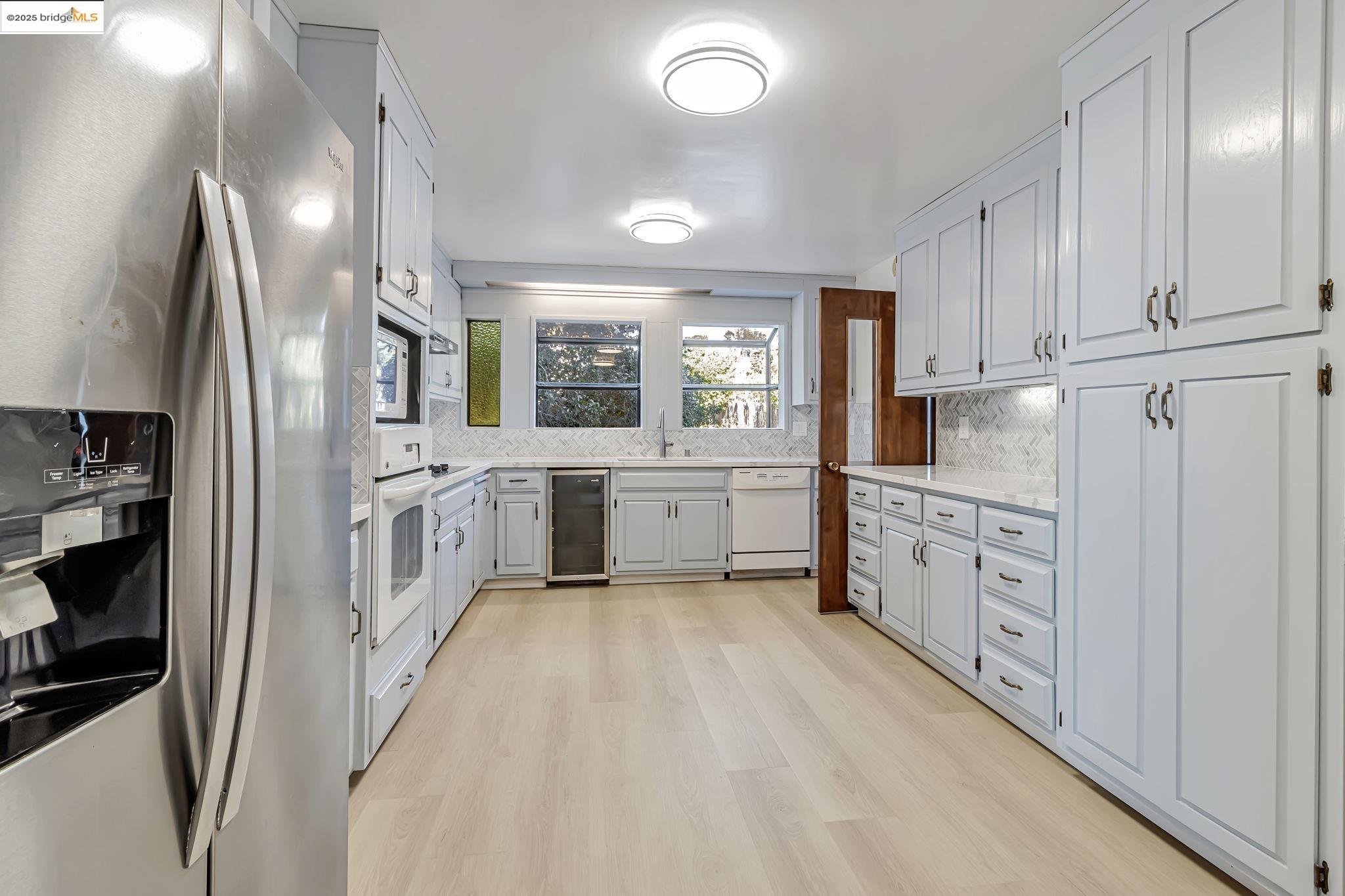 Detail Gallery Image 12 of 59 For 1518 Madera Ct, El Cerrito,  CA 94530-0112 - 5 Beds | 4/1 Baths
