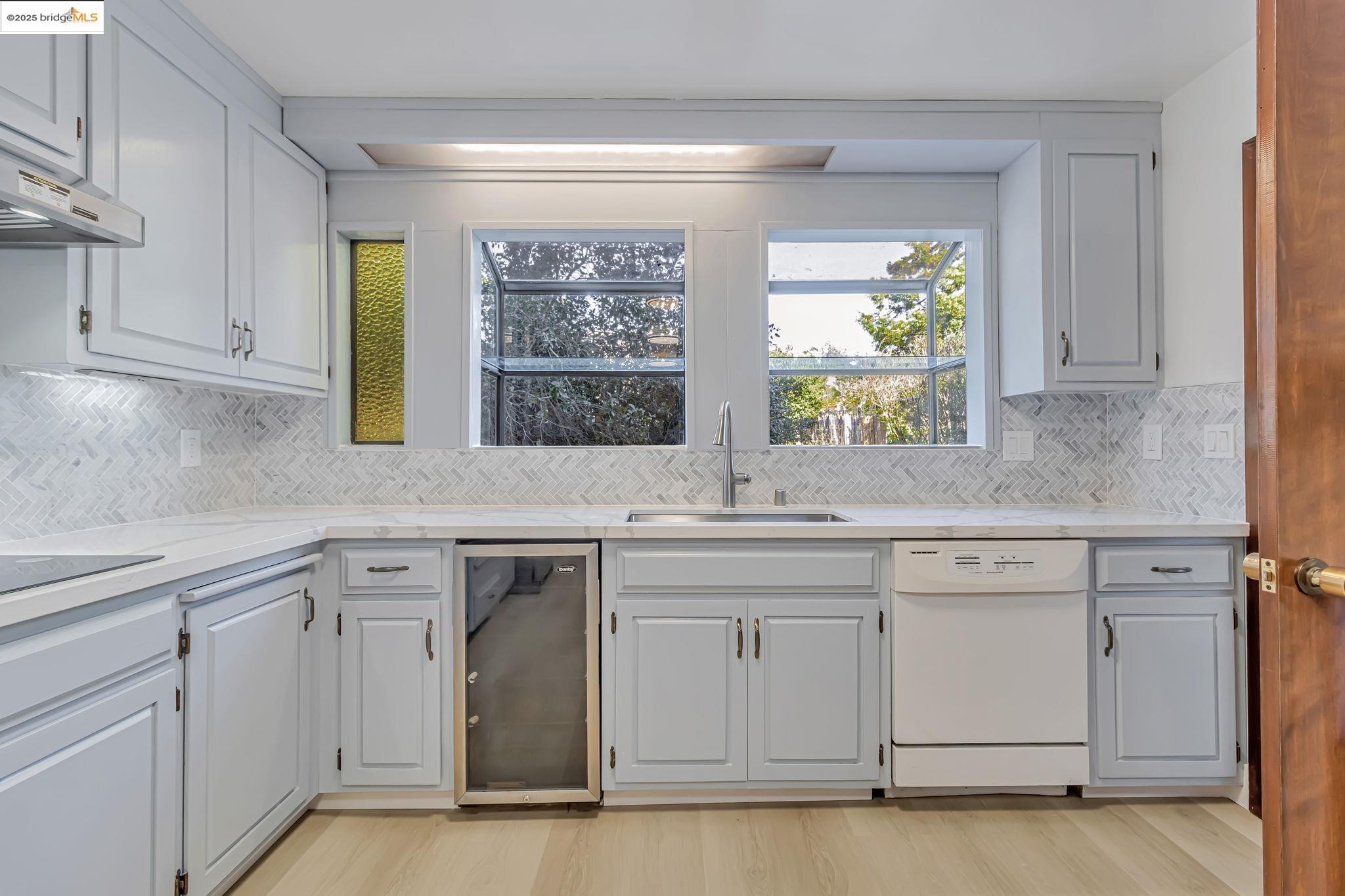 Detail Gallery Image 15 of 59 For 1518 Madera Ct, El Cerrito,  CA 94530-0112 - 5 Beds | 4/1 Baths