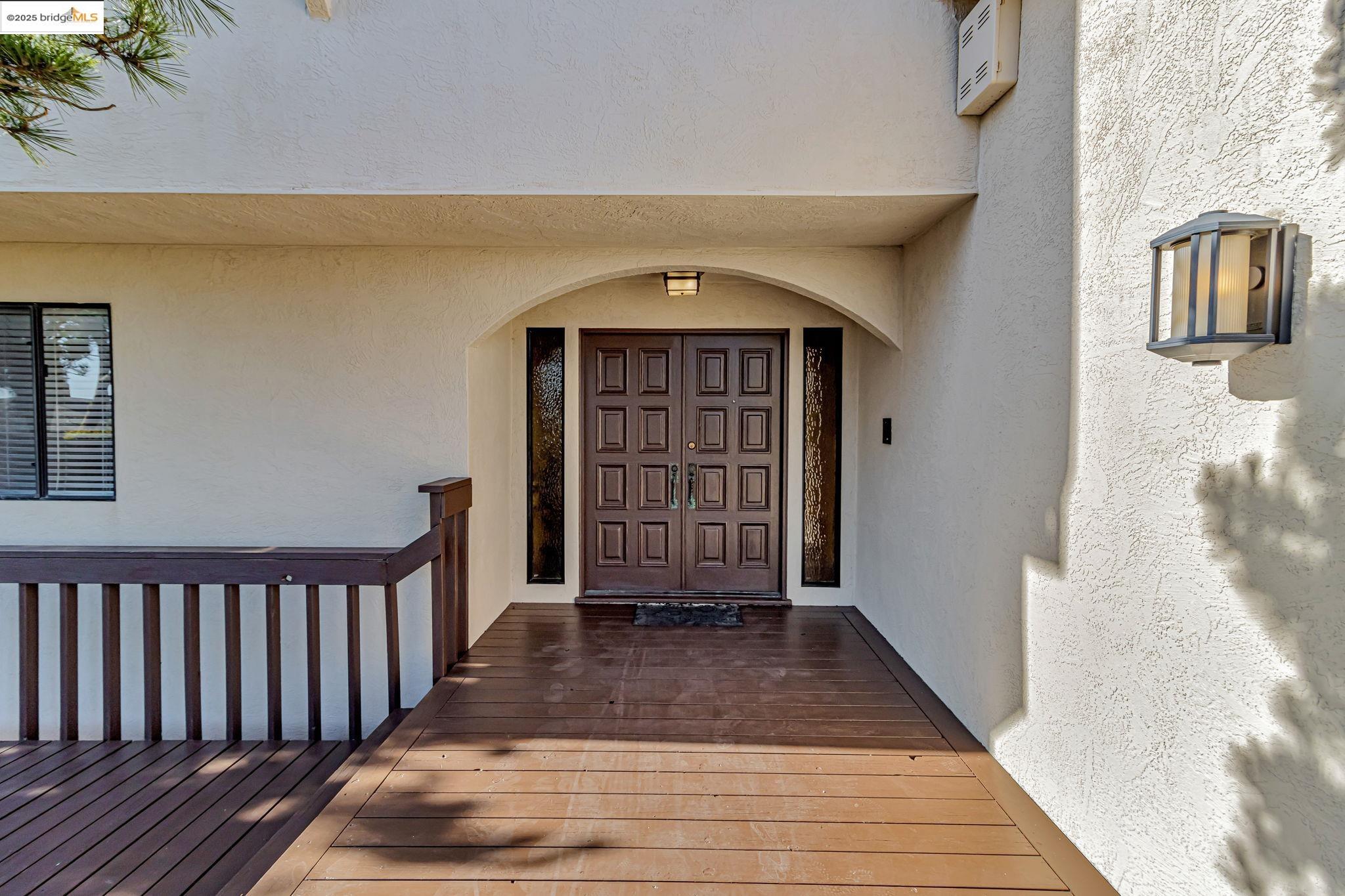 Detail Gallery Image 4 of 59 For 1518 Madera Ct, El Cerrito,  CA 94530-0112 - 5 Beds | 4/1 Baths