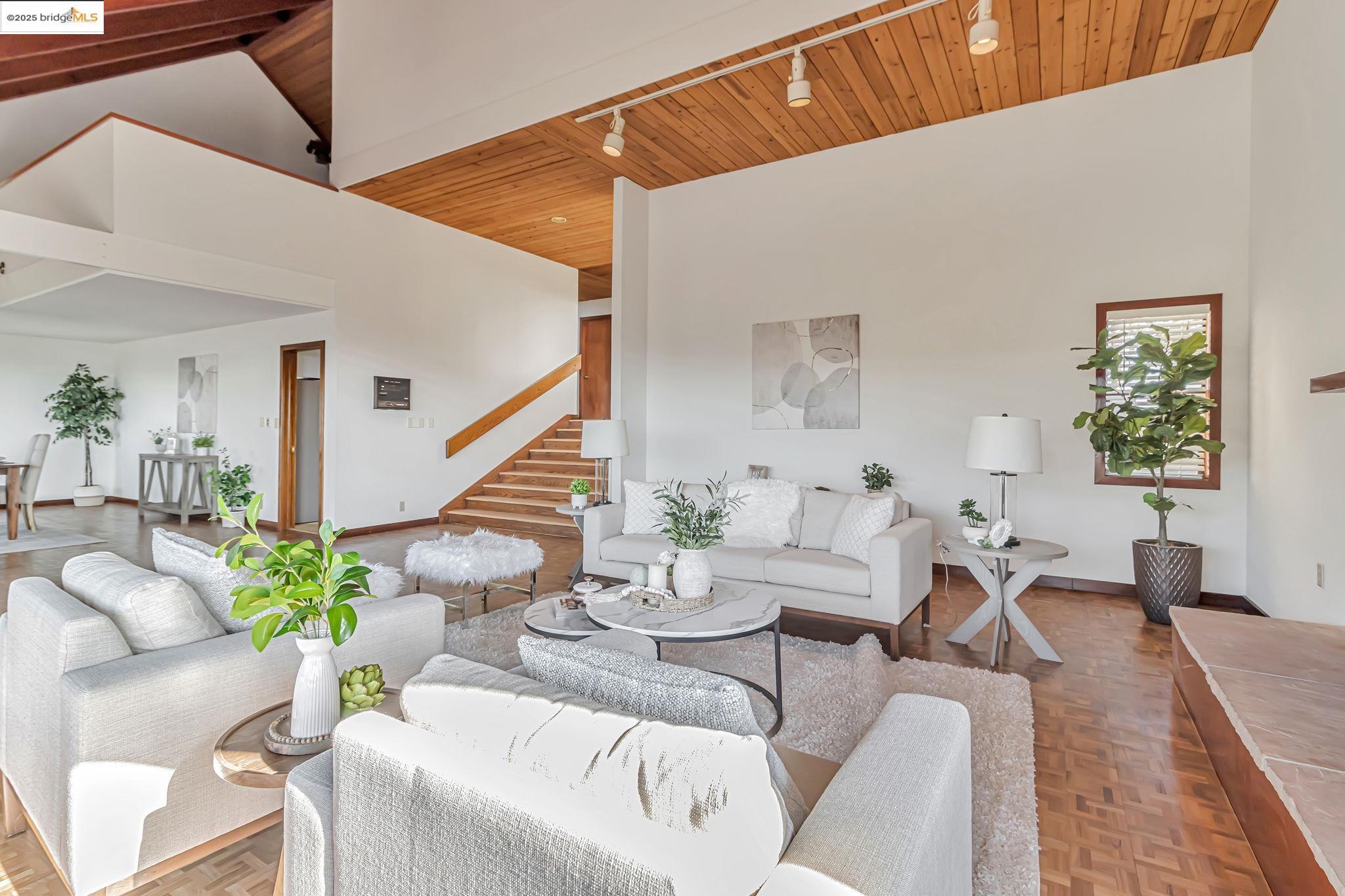 Detail Gallery Image 9 of 59 For 1518 Madera Ct, El Cerrito,  CA 94530-0112 - 5 Beds | 4/1 Baths