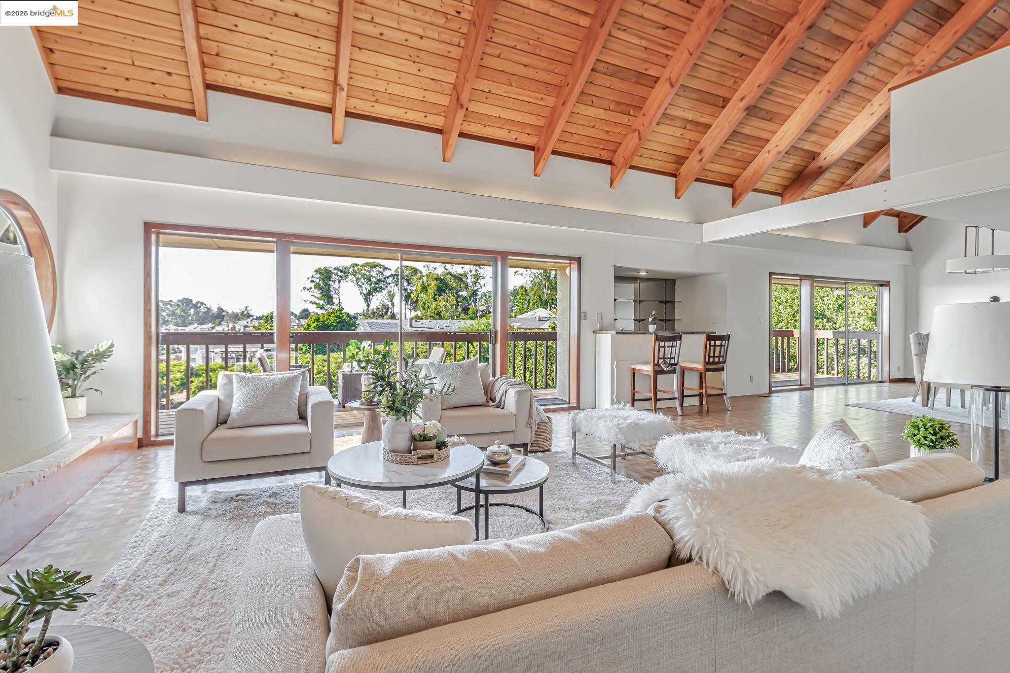 Detail Gallery Image 10 of 59 For 1518 Madera Ct, El Cerrito,  CA 94530-0112 - 5 Beds | 4/1 Baths
