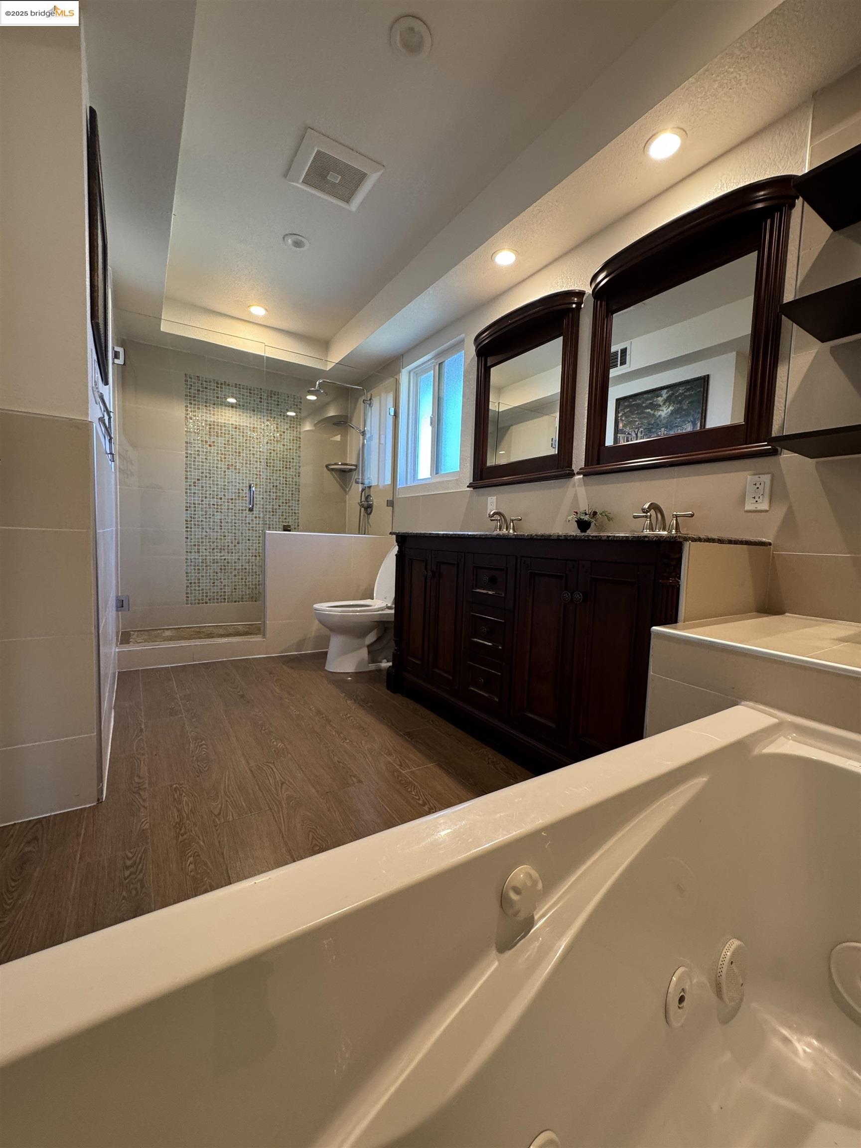 Detail Gallery Image 28 of 46 For 8 Juniper Way, Moraga,  CA 94556-1002 - 4 Beds | 3 Baths
