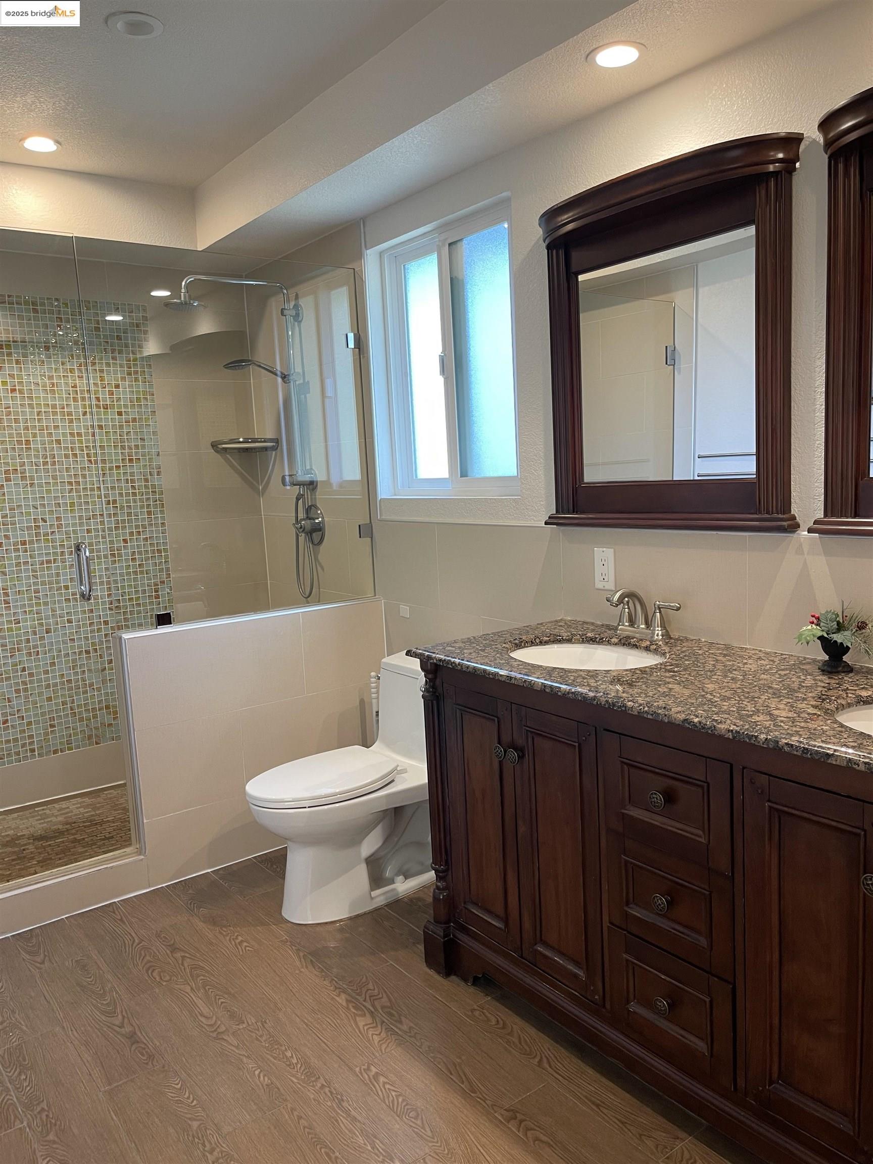Detail Gallery Image 8 of 46 For 8 Juniper Way, Moraga,  CA 94556-1002 - 4 Beds | 3 Baths