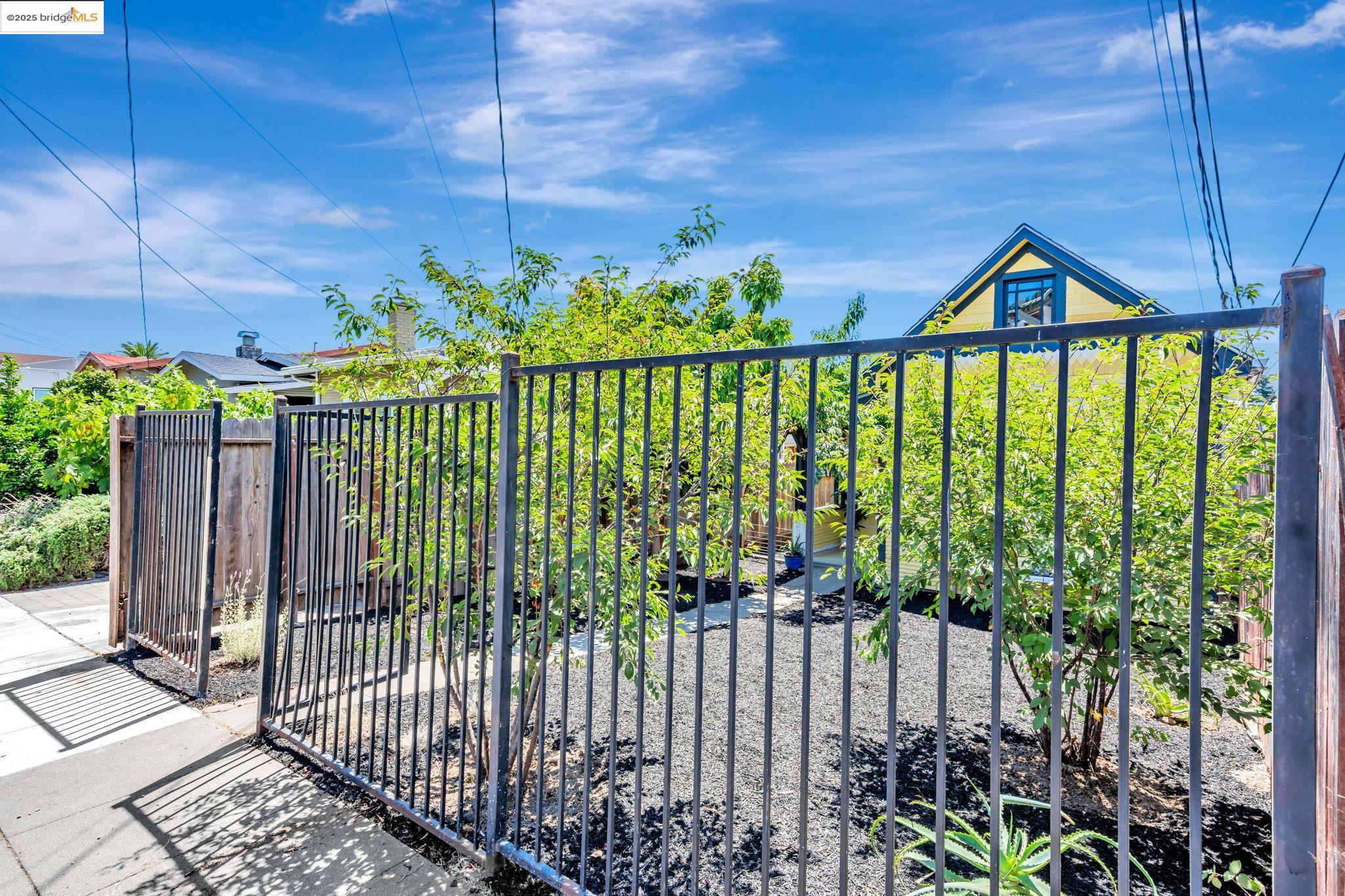 Detail Gallery Image 30 of 31 For 4801 Fairfax Ave, Oakland,  CA 94601 - 1 Beds | 1 Baths