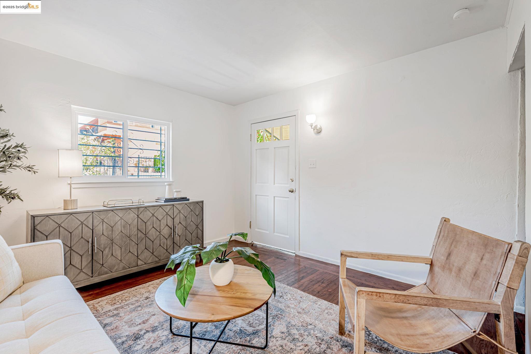 Detail Gallery Image 6 of 31 For 4801 Fairfax Ave, Oakland,  CA 94601 - 1 Beds | 1 Baths