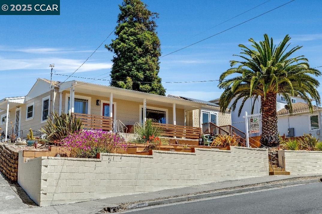 Detail Gallery Image 1 of 46 For 1034 Navellier St, El Cerrito,  CA 94530 - 3 Beds | 2 Baths