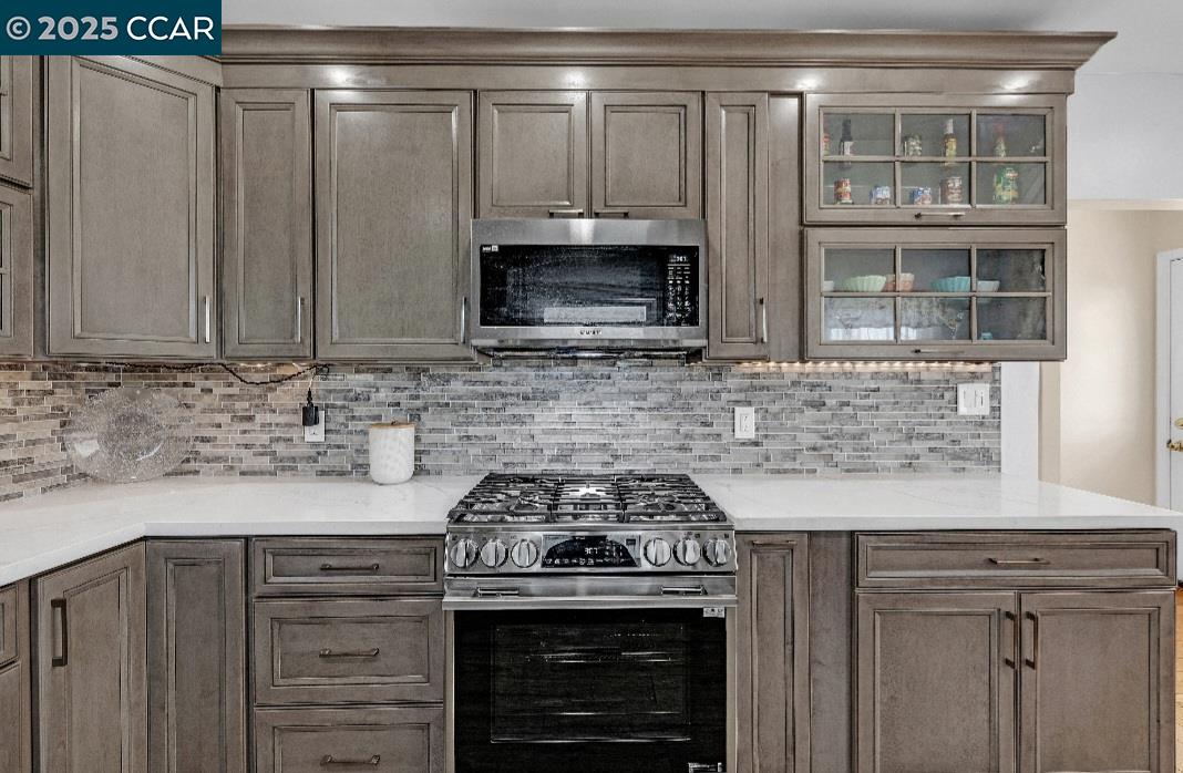 Detail Gallery Image 10 of 46 For 1034 Navellier St, El Cerrito,  CA 94530 - 3 Beds | 2 Baths