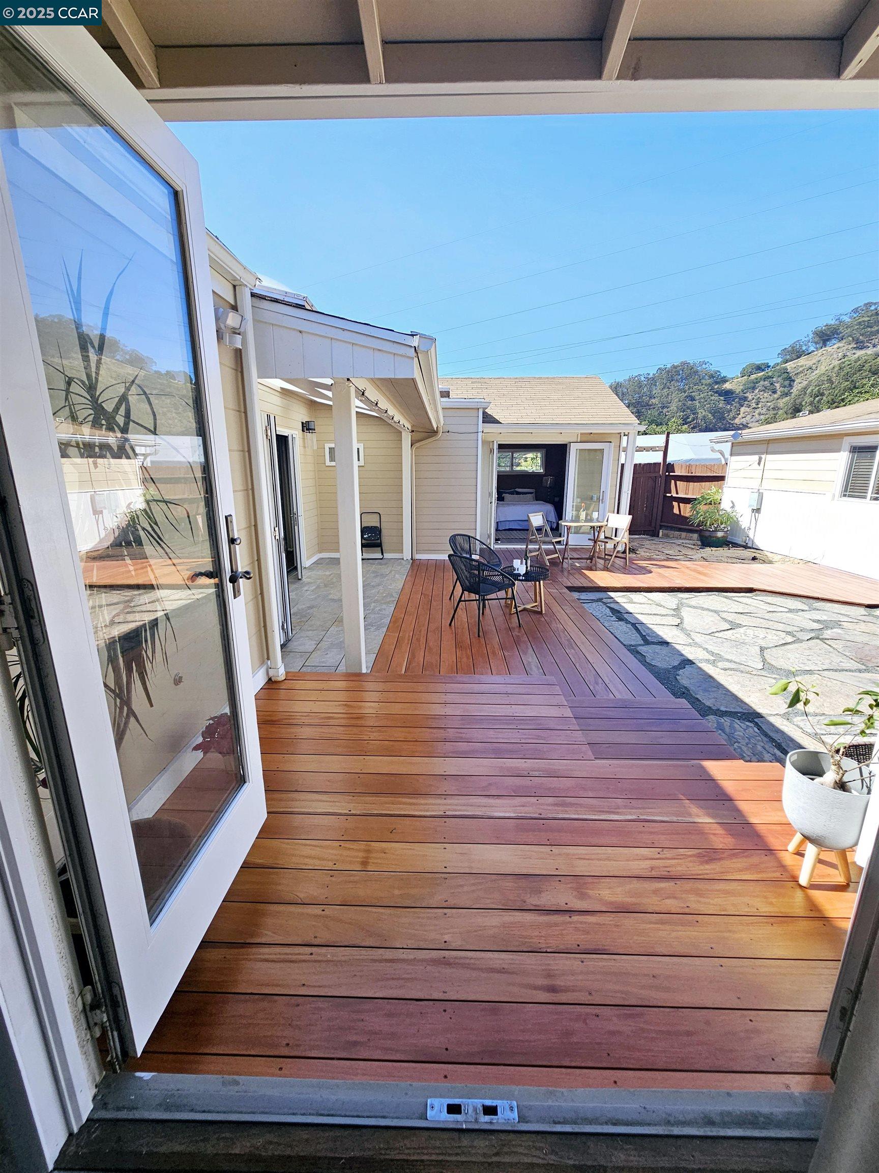 Detail Gallery Image 17 of 46 For 1034 Navellier St, El Cerrito,  CA 94530 - 3 Beds | 2 Baths