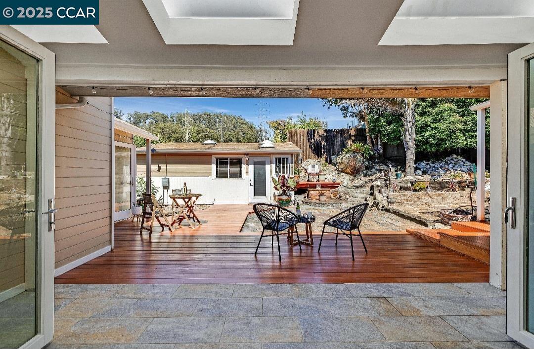 Detail Gallery Image 6 of 46 For 1034 Navellier St, El Cerrito,  CA 94530 - 3 Beds | 2 Baths