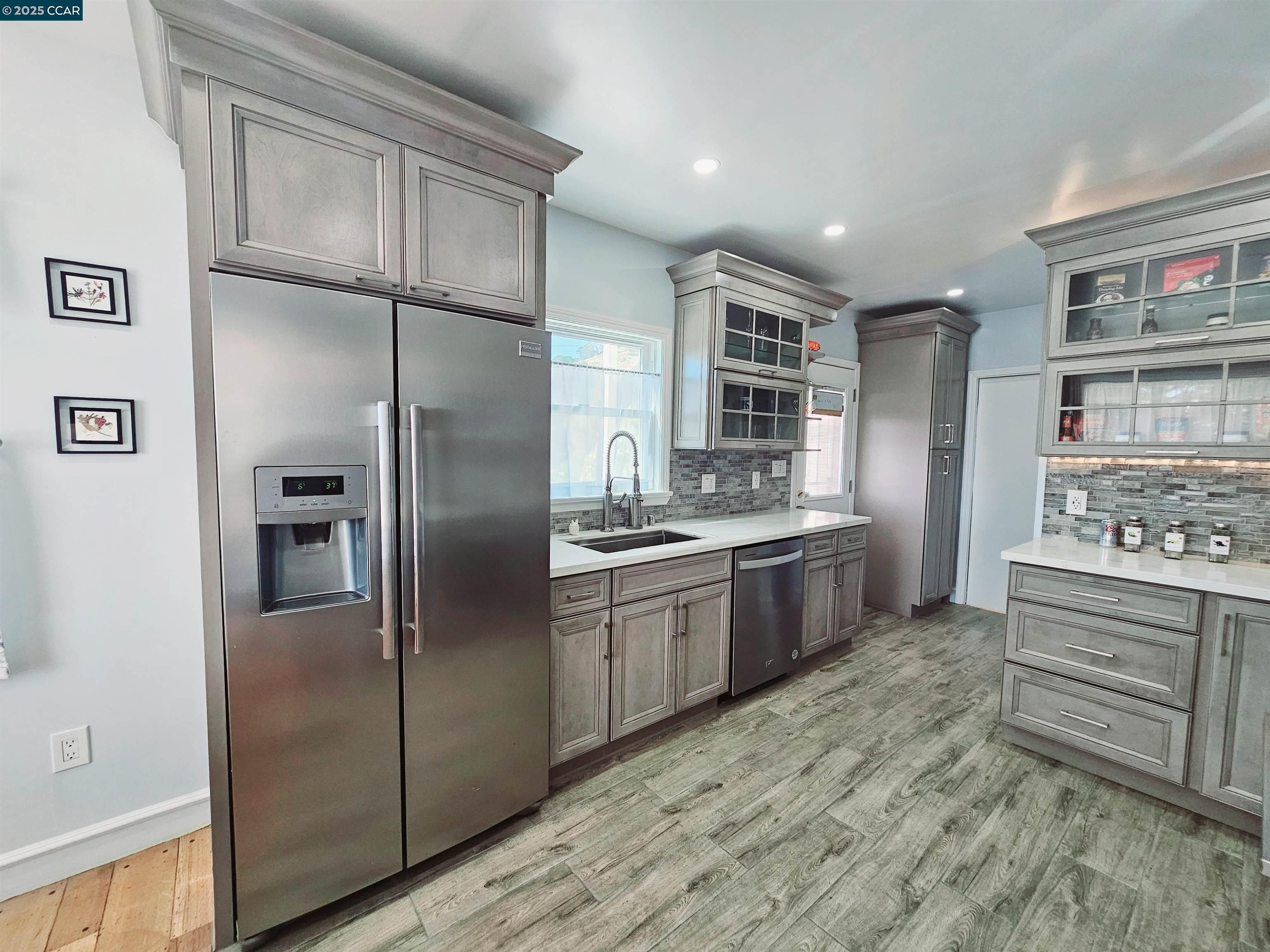 Detail Gallery Image 9 of 46 For 1034 Navellier St, El Cerrito,  CA 94530 - 3 Beds | 2 Baths