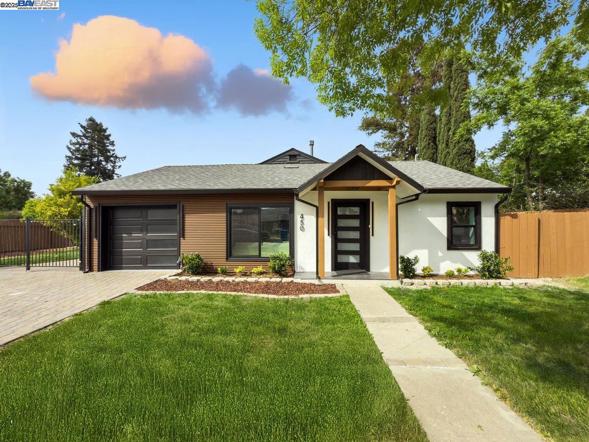 Detail Gallery Image 1 of 41 For 450 Lancaster Way, Redwood City,  CA 94062 - 4 Beds | 2 Baths