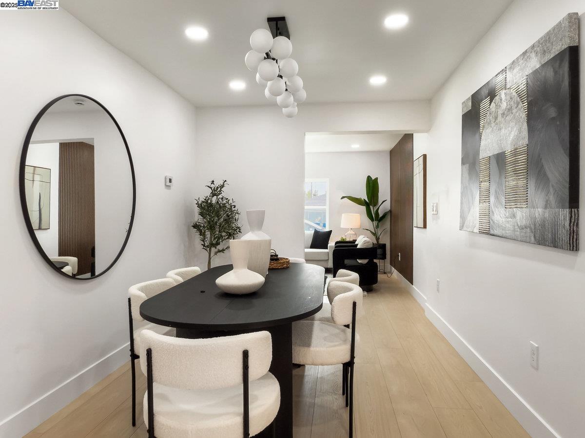 Detail Gallery Image 14 of 41 For 450 Lancaster Way, Redwood City,  CA 94062 - 4 Beds | 2 Baths