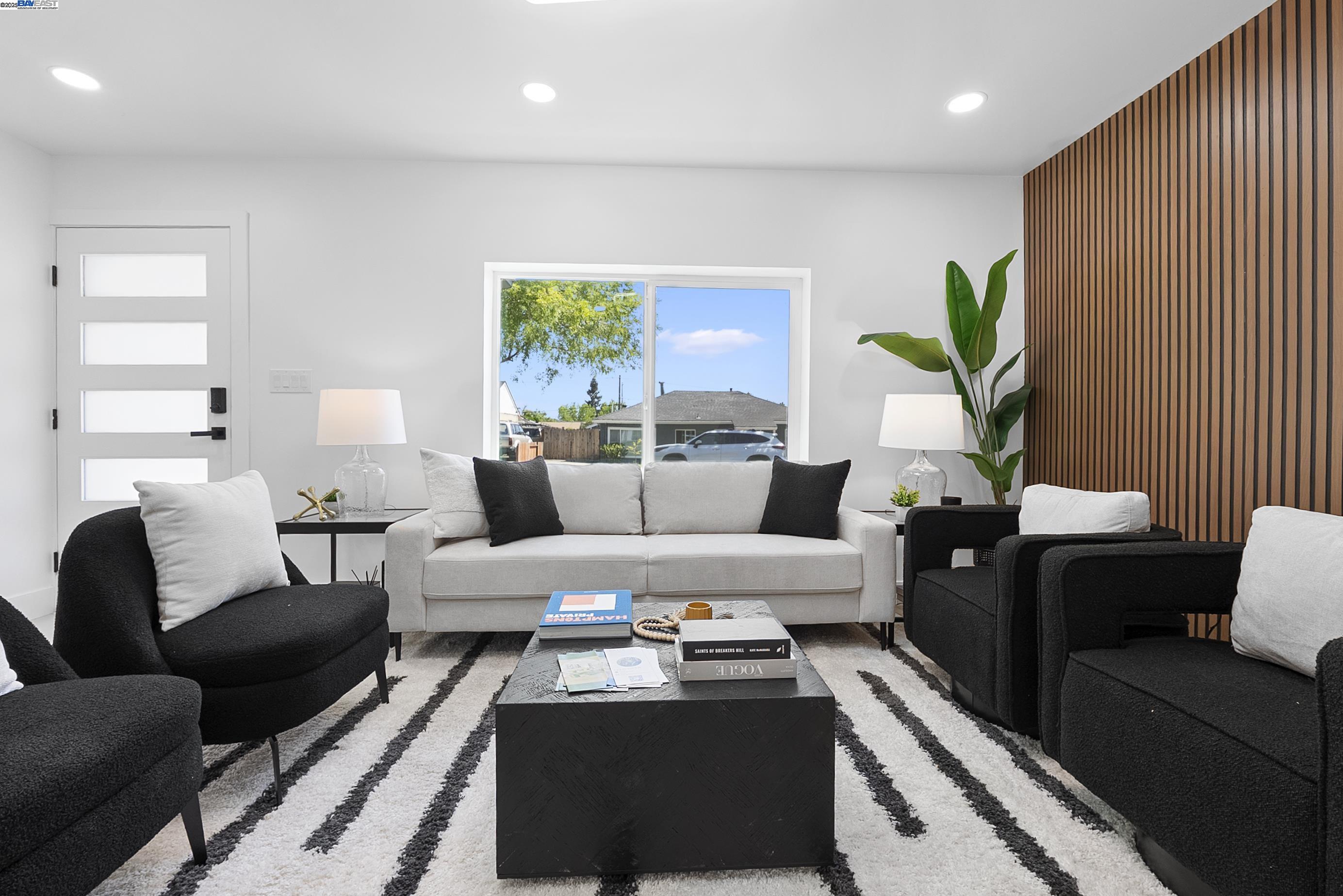 Detail Gallery Image 3 of 41 For 450 Lancaster Way, Redwood City,  CA 94062 - 4 Beds | 2 Baths