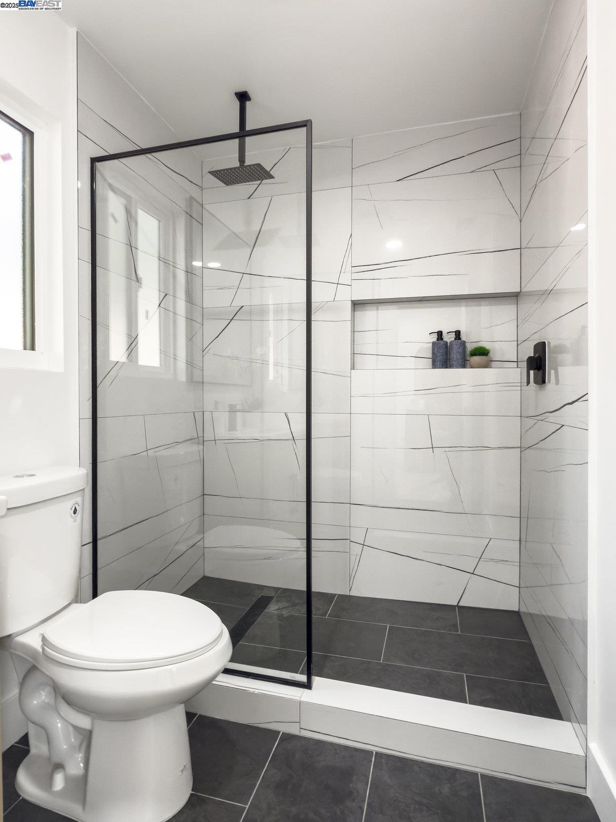 Detail Gallery Image 23 of 41 For 450 Lancaster Way, Redwood City,  CA 94062 - 4 Beds | 2 Baths