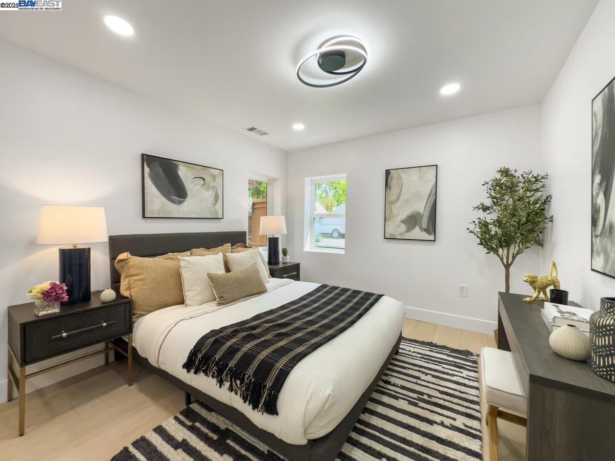Detail Gallery Image 24 of 41 For 450 Lancaster Way, Redwood City,  CA 94062 - 4 Beds | 2 Baths