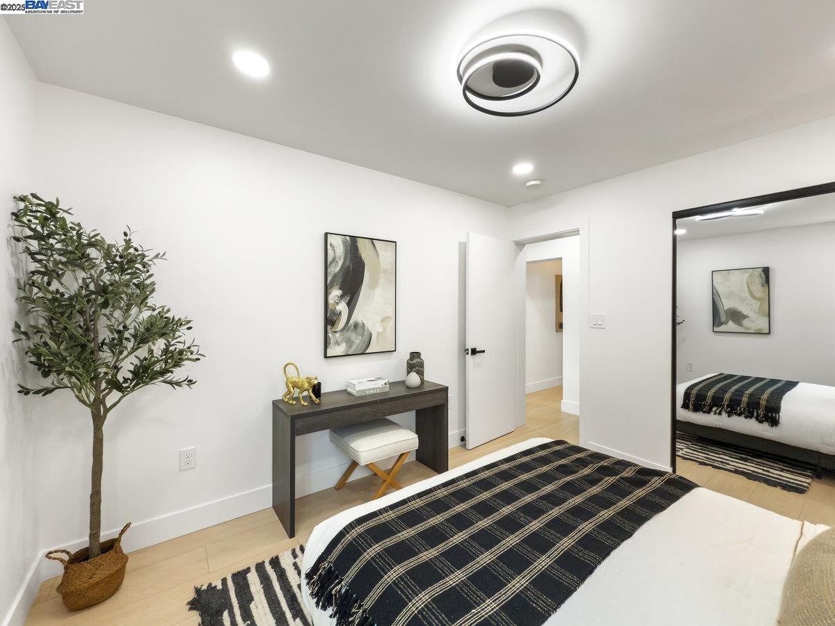 Detail Gallery Image 25 of 41 For 450 Lancaster Way, Redwood City,  CA 94062 - 4 Beds | 2 Baths