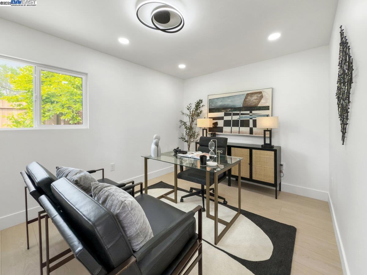 Detail Gallery Image 28 of 41 For 450 Lancaster Way, Redwood City,  CA 94062 - 4 Beds | 2 Baths