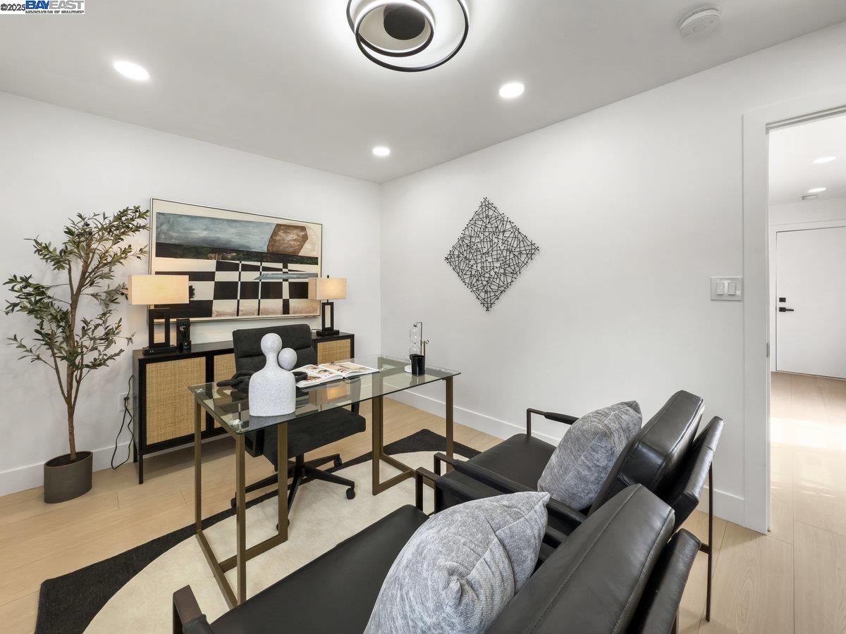 Detail Gallery Image 29 of 41 For 450 Lancaster Way, Redwood City,  CA 94062 - 4 Beds | 2 Baths