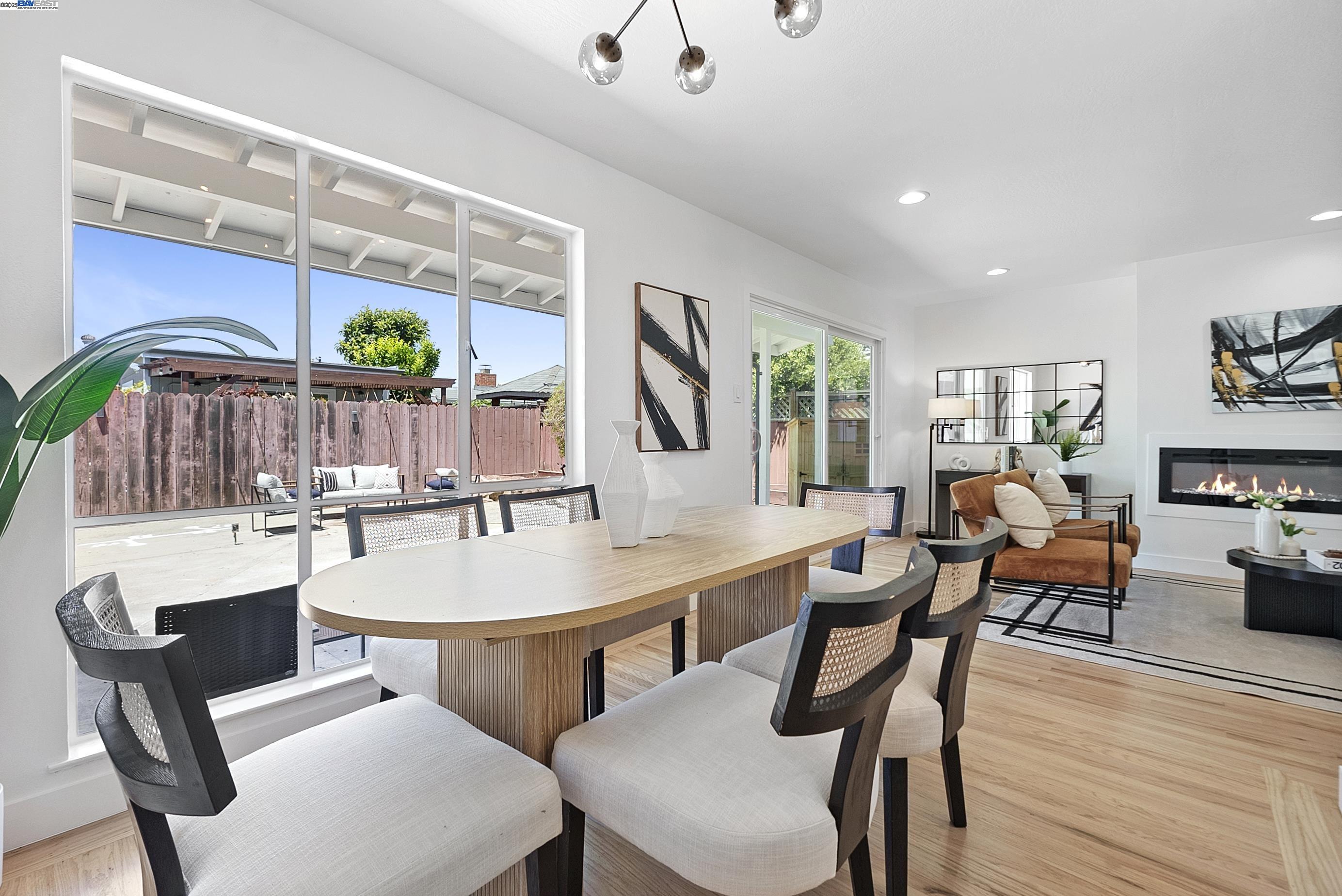 Detail Gallery Image 6 of 38 For 1309 Darlene Ave, San Mateo,  CA 94403 - 3 Beds | 2 Baths