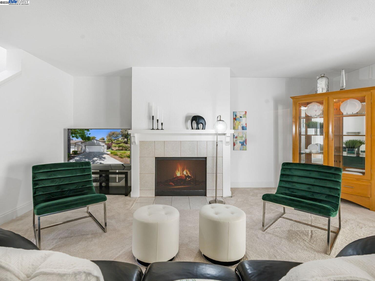 Detail Gallery Image 3 of 60 For 9 Moraine Court, Hercules,  CA 94547 - 3 Beds | 2/1 Baths