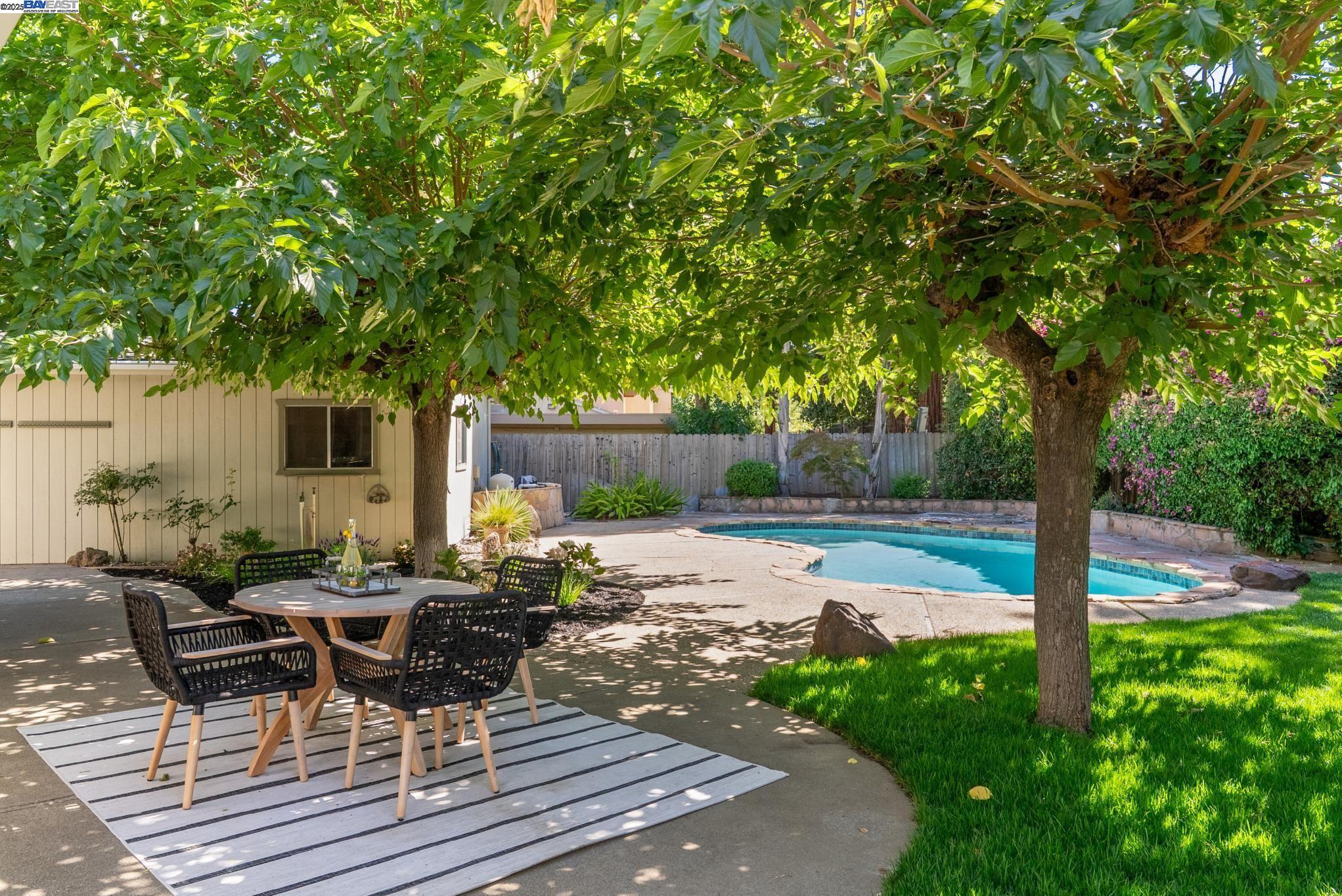 Detail Gallery Image 1 of 1 For 1515 Grove Way, Concord,  CA 94519 - 4 Beds | 2/1 Baths