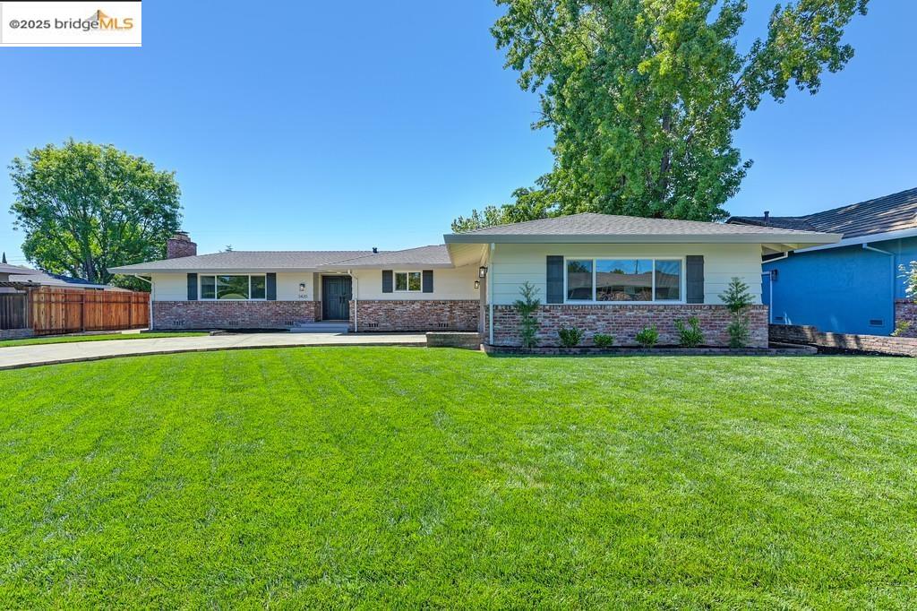 Detail Gallery Image 2 of 36 For 3420 Ben Lomond Dr, Sacramento,  CA 95821 - 3 Beds | 2 Baths