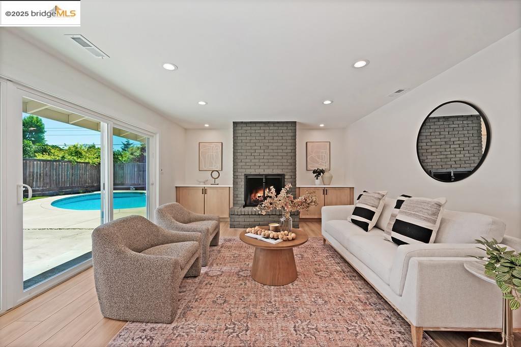 Detail Gallery Image 15 of 36 For 3420 Ben Lomond Dr, Sacramento,  CA 95821 - 3 Beds | 2 Baths