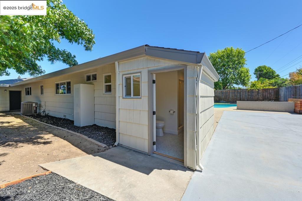Detail Gallery Image 34 of 36 For 3420 Ben Lomond Dr, Sacramento,  CA 95821 - 3 Beds | 2 Baths