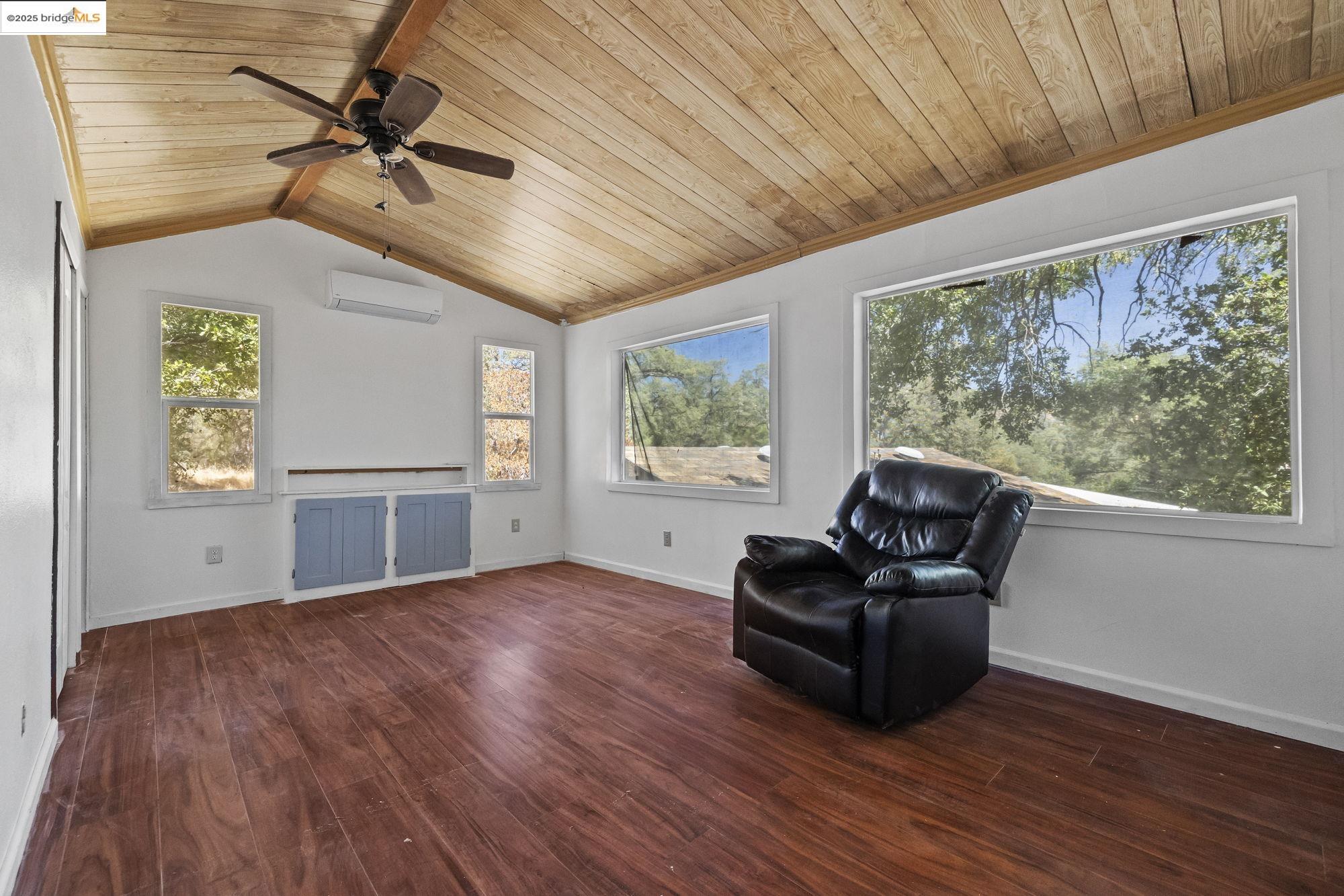 Detail Gallery Image 2 of 37 For 19972 Inks Dr, Tuolumne,  CA 95379 - 3 Beds | 3/1 Baths