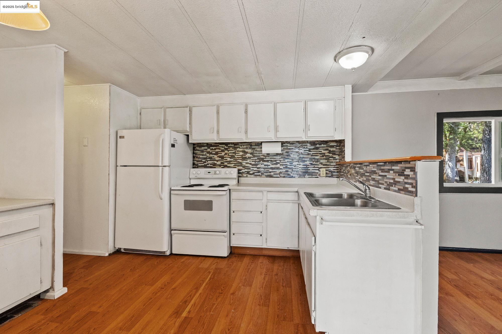 Detail Gallery Image 16 of 37 For 19972 Inks Dr, Tuolumne,  CA 95379 - 3 Beds | 3/1 Baths