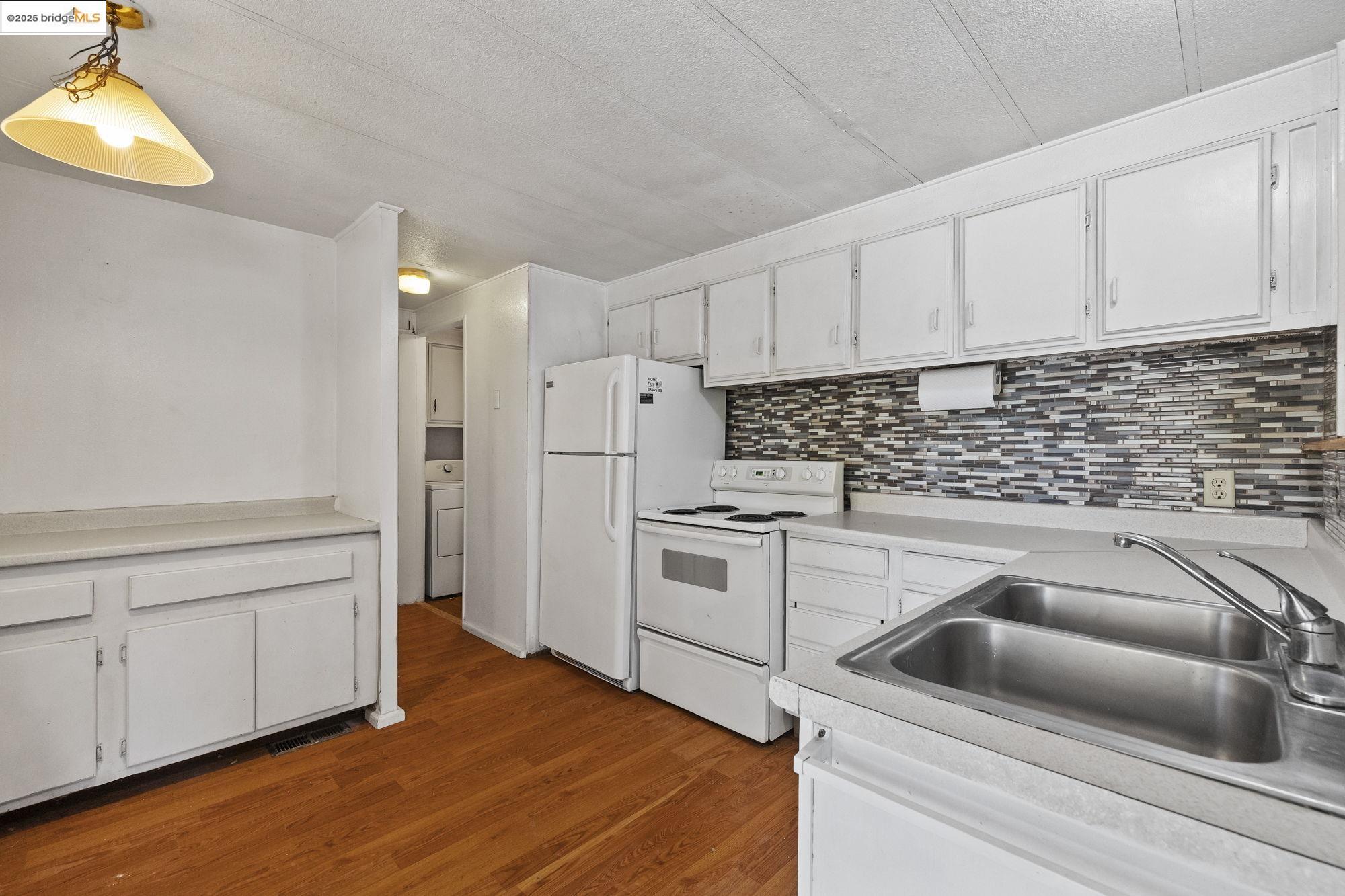 Detail Gallery Image 17 of 37 For 19972 Inks Dr, Tuolumne,  CA 95379 - 3 Beds | 3/1 Baths