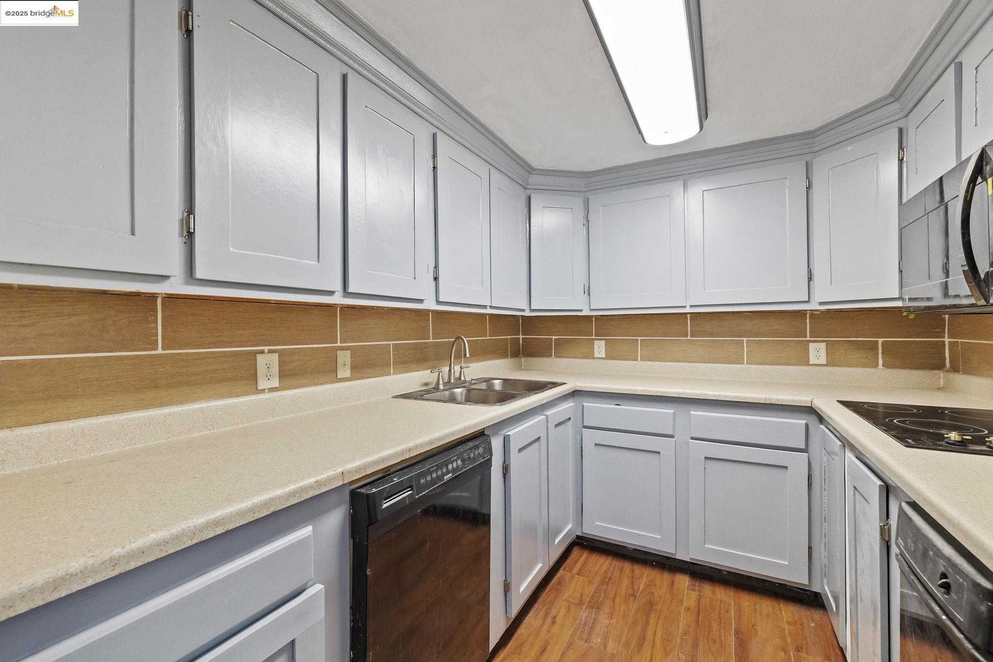 Detail Gallery Image 5 of 37 For 19972 Inks Dr, Tuolumne,  CA 95379 - 3 Beds | 3/1 Baths